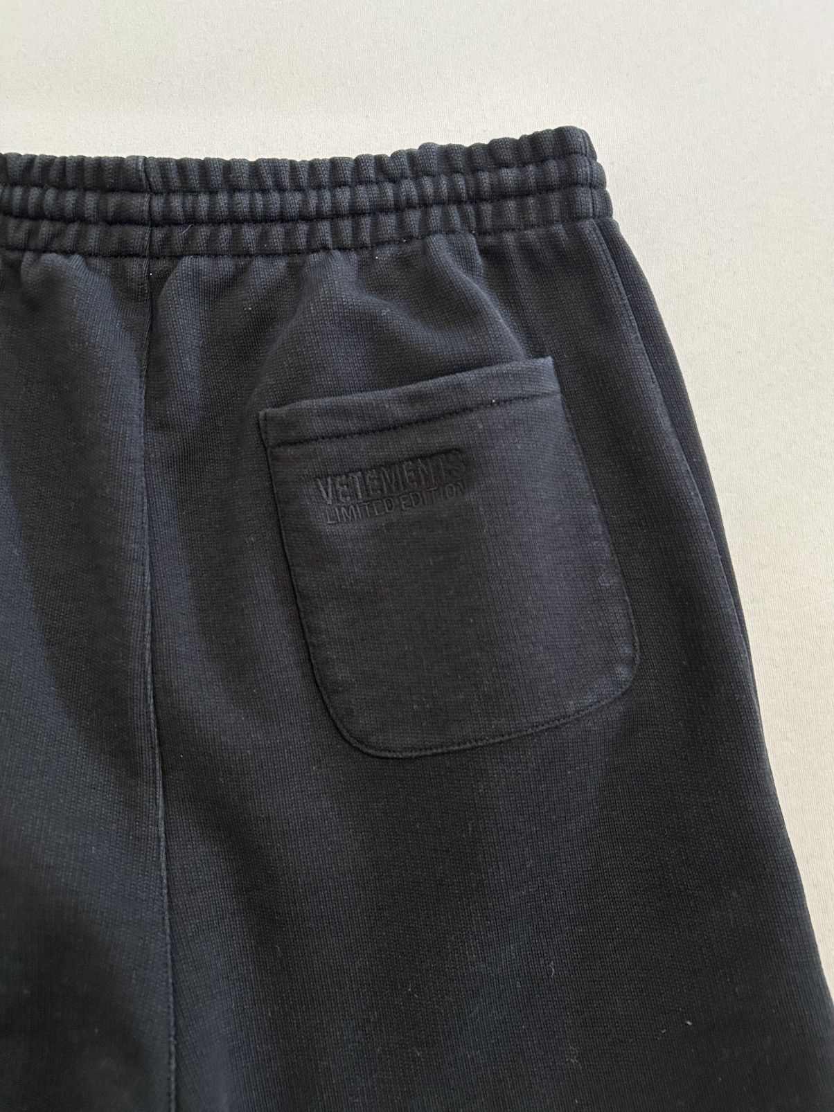 Vetements FW2021 Oversized Flared Rubber Logo Sweatpants Size US 32 / EU 48 - 7 Thumbnail
