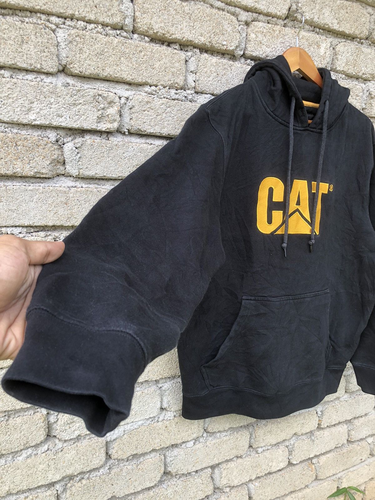 Carhartt × Japanese Brand Vintage Caterpillar Embrodered Centre Logo Hoodie Size US XL / EU 56 / 4 - 6 Thumbnail