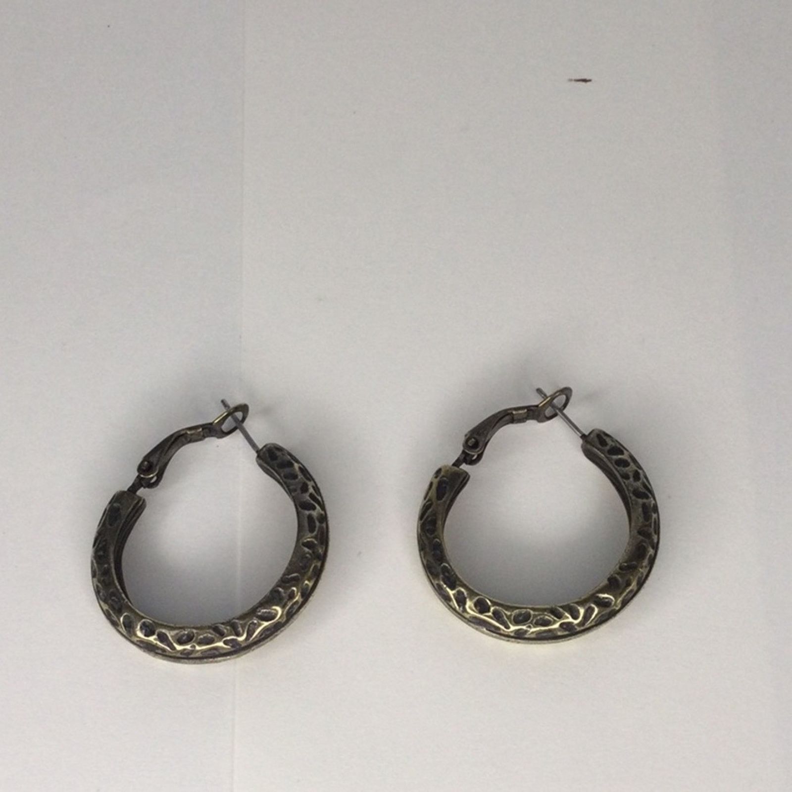 Other Gold & Black Vintage Earrings Hammered Latch Back Hoop Size ONE SIZE - 11 Thumbnail