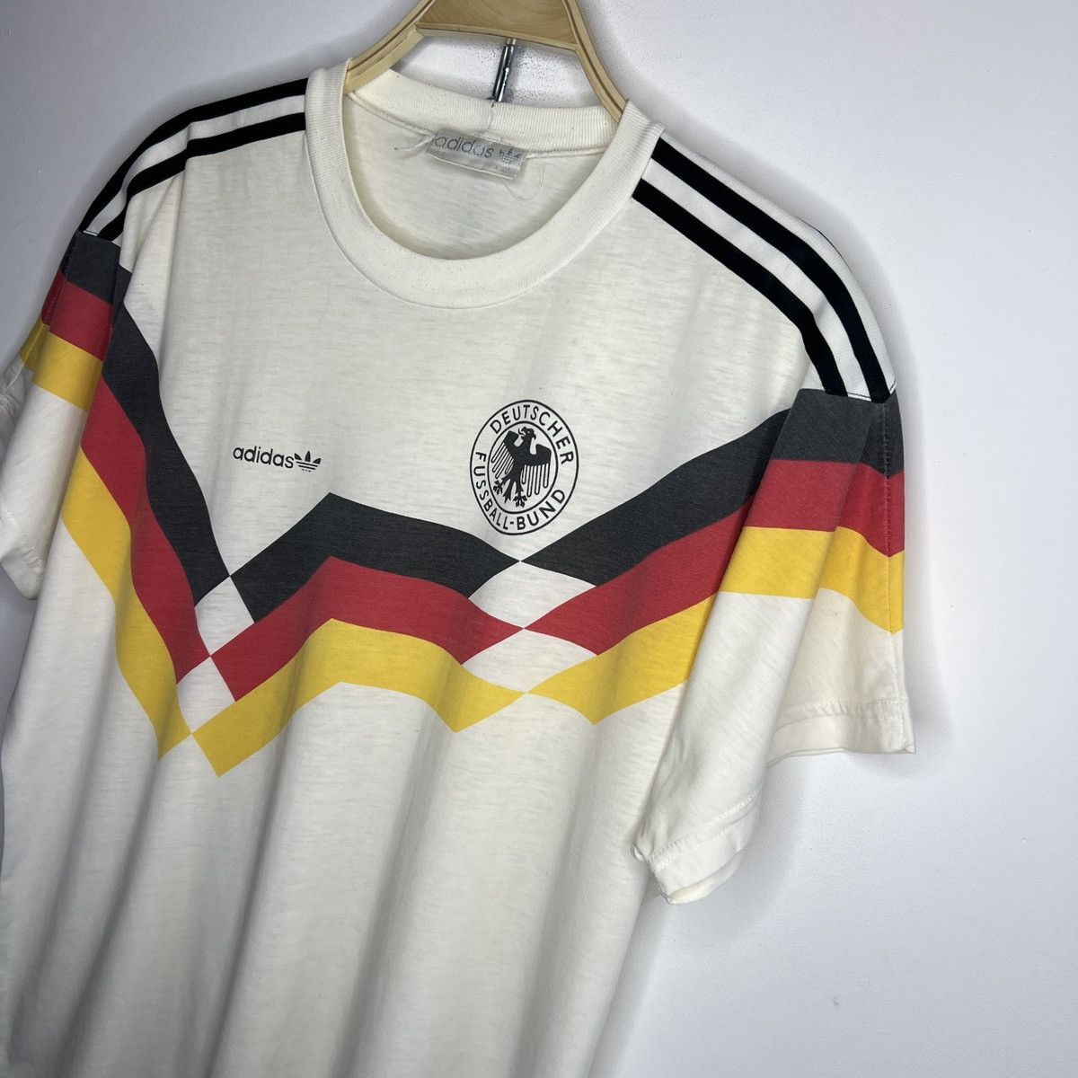 Vintage Vintage Adidas Germany 1996 training jersey football t shirt Size US M / EU 48-50 / 2 - 4 Thumbnail