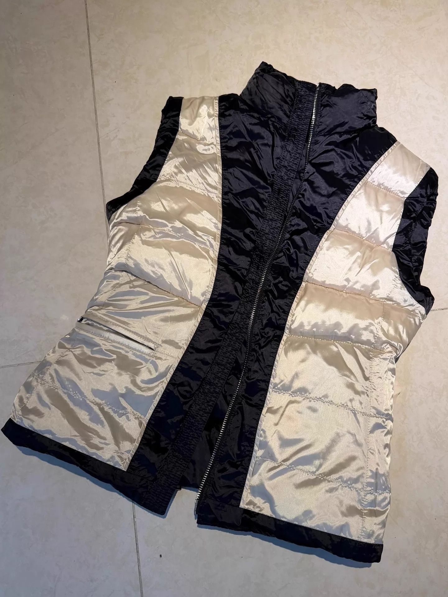 Prada Prada Reversible Down Vest Black Double Zipper Silk Lining Size XS / US 0-2 / IT 36-38 - 4 Thumbnail