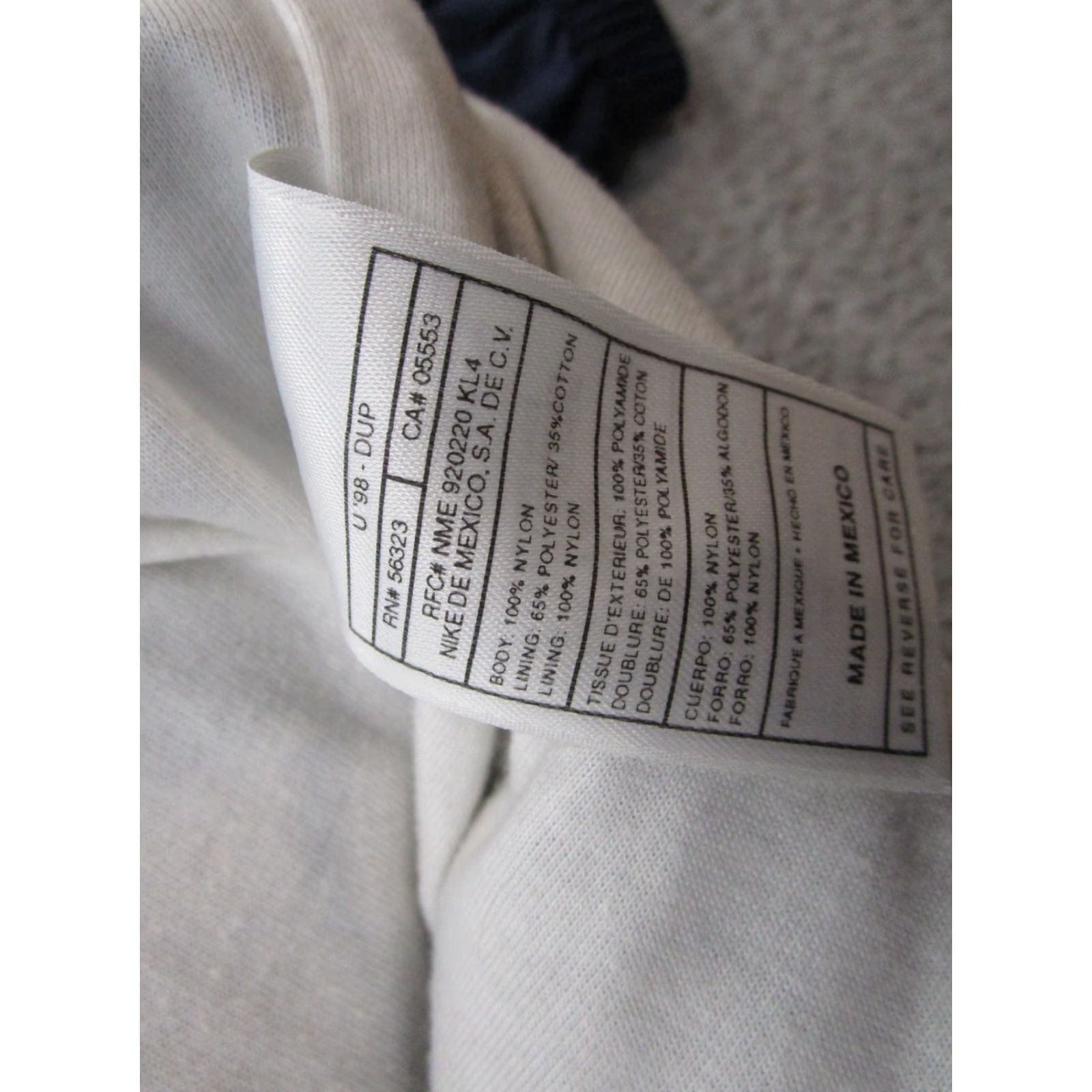Nike VINTAGE Nike Blue Nylon Full Zip White Tag Windbreaker Jacket Mens Size L 90s Size US L / EU 52-54 / 3 - 3 Thumbnail