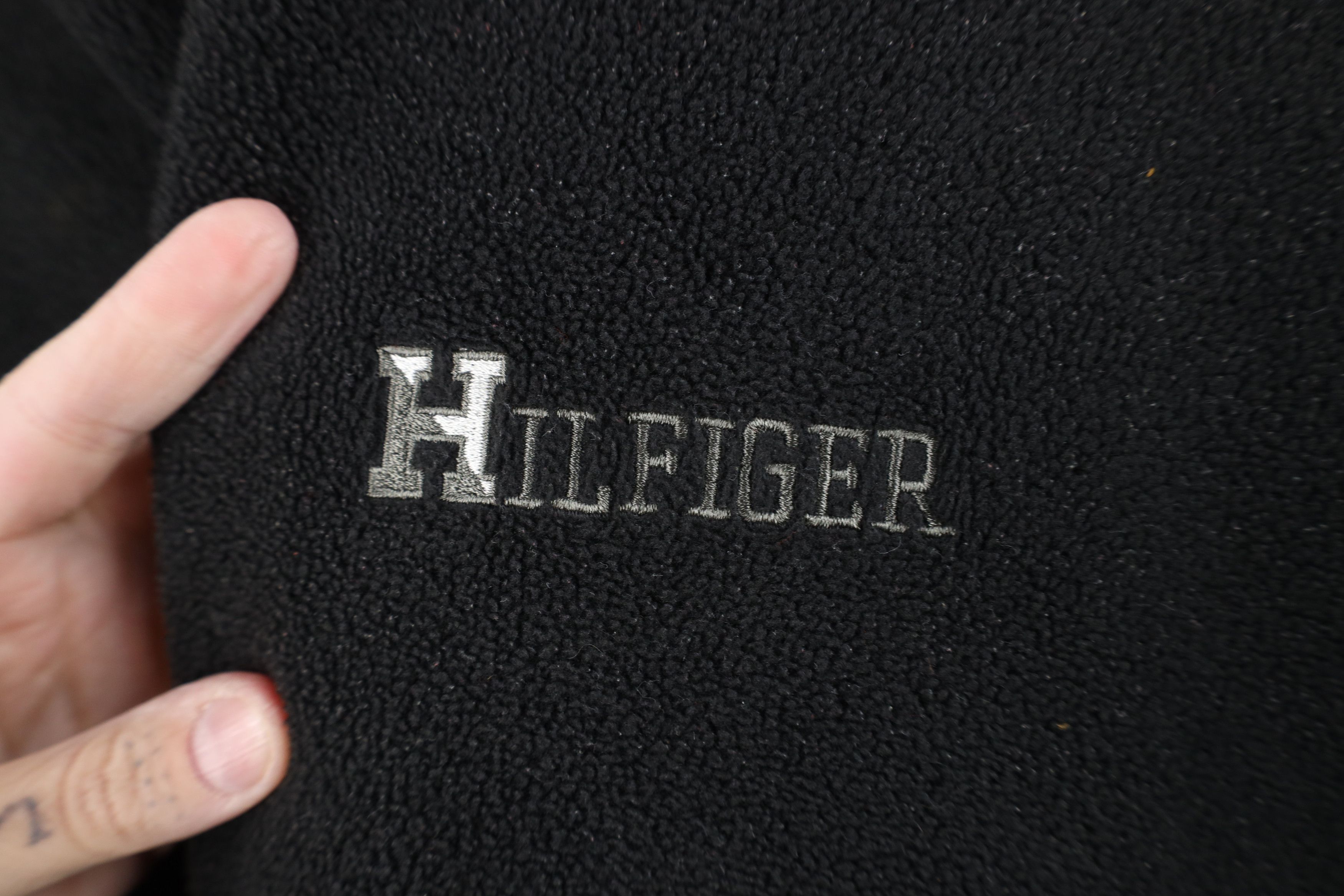 Tommy Hilfiger Vintage 90s Tommy Hilfiger Spell Out Heavy Fleece Sweatshirt Size US L / EU 52-54 / 3 - 4 Thumbnail