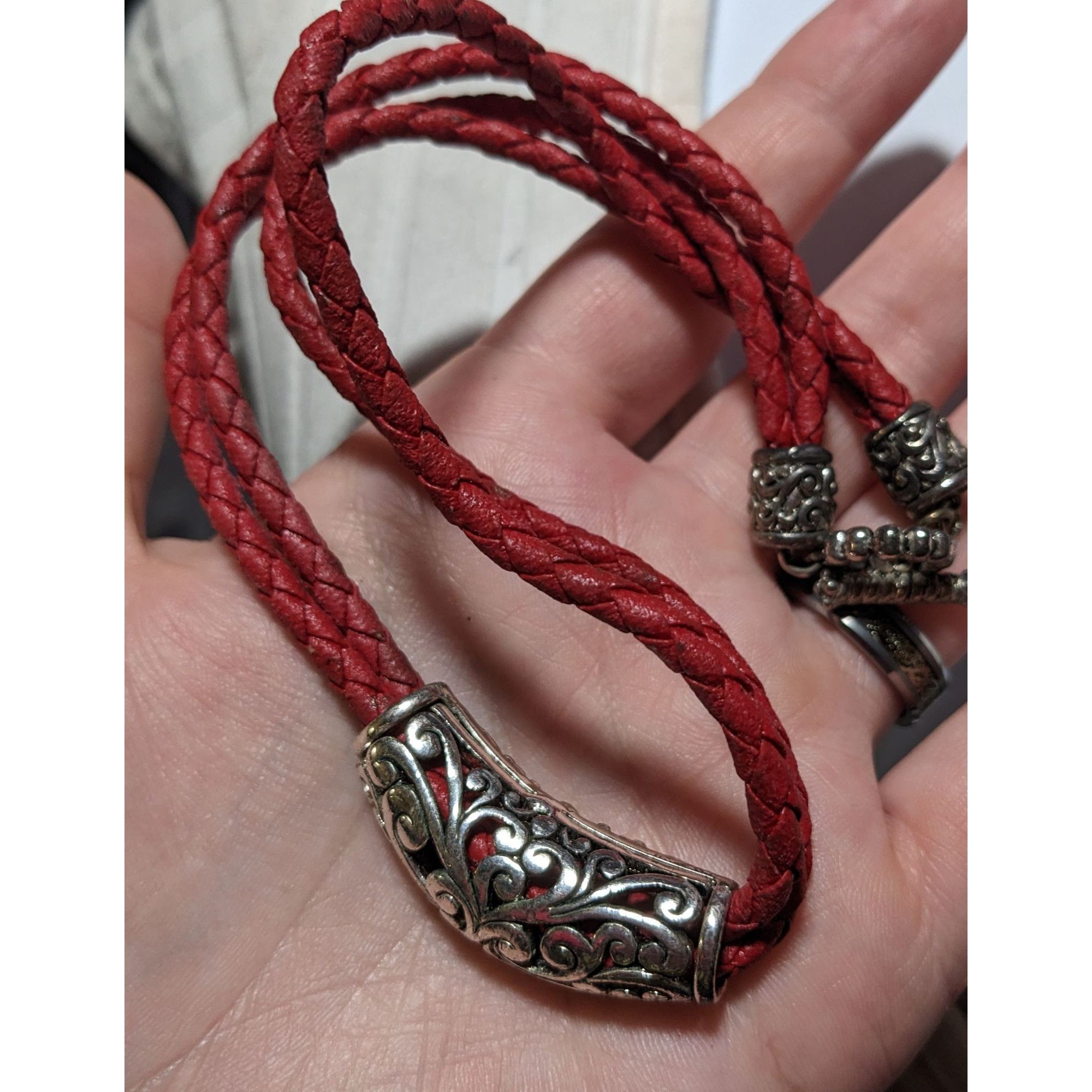Other Red And Silver Faux Leather Floral Necklace Size ONE SIZE - 9 Thumbnail