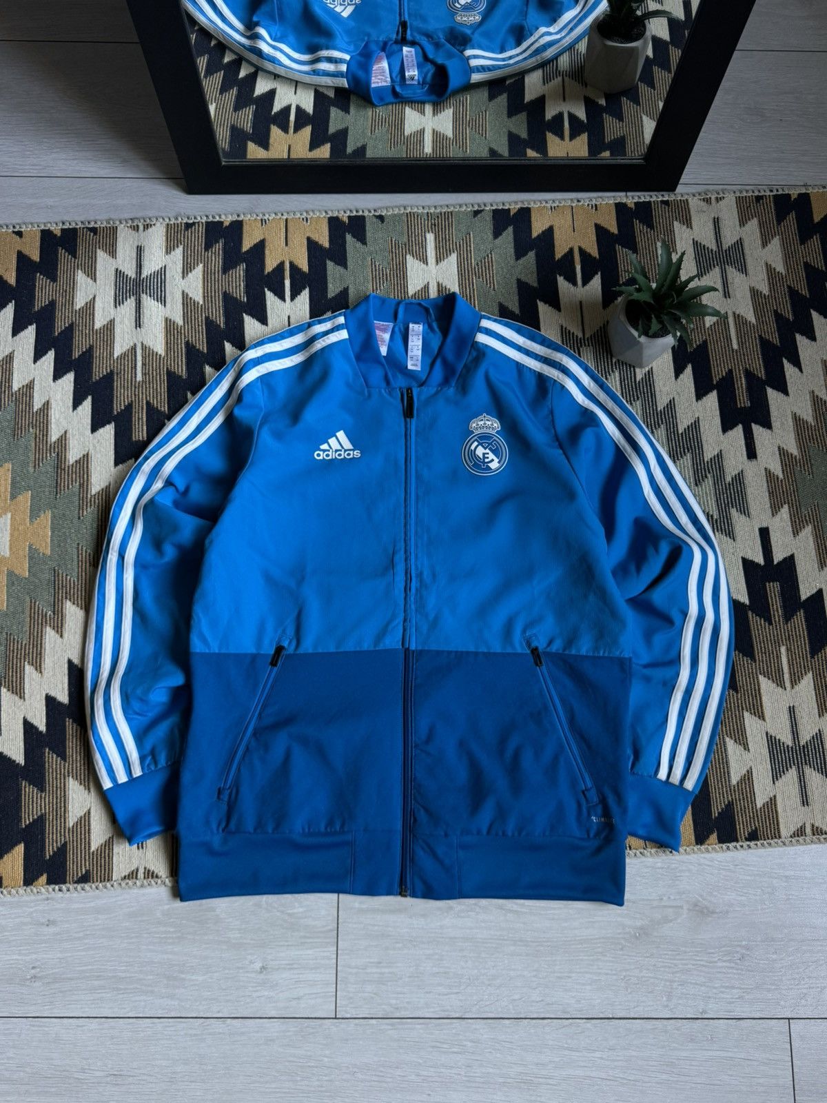 Adidas Adidas Real Madrid 2018/19 Nylon Jacket Size US S / EU 44-46 / 1 - 1 Thumbnail