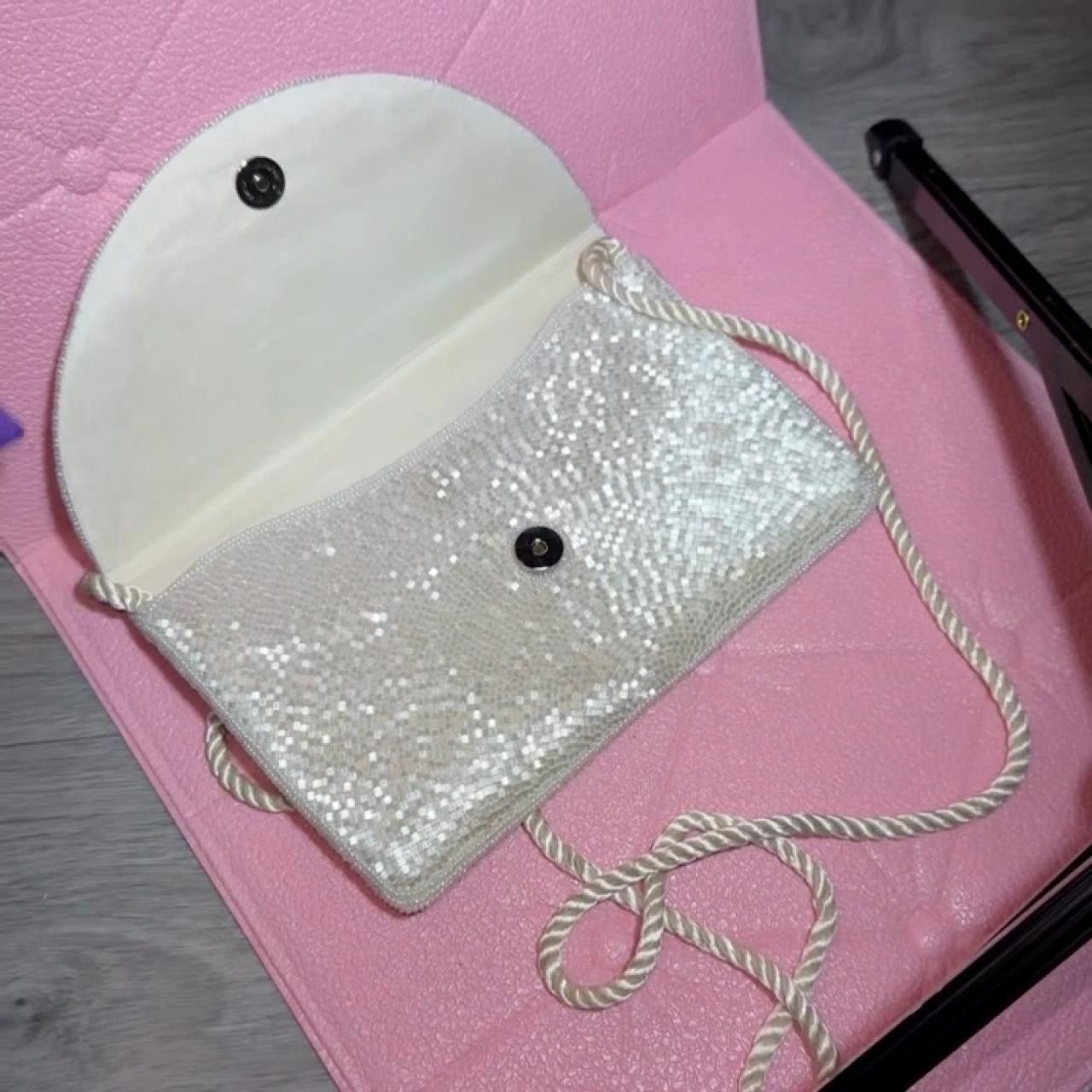 Vintage Pearl & Glass Beaded Vintage Sequin Clutch Bag w/silk strap Size ONE SIZE - 9 Thumbnail