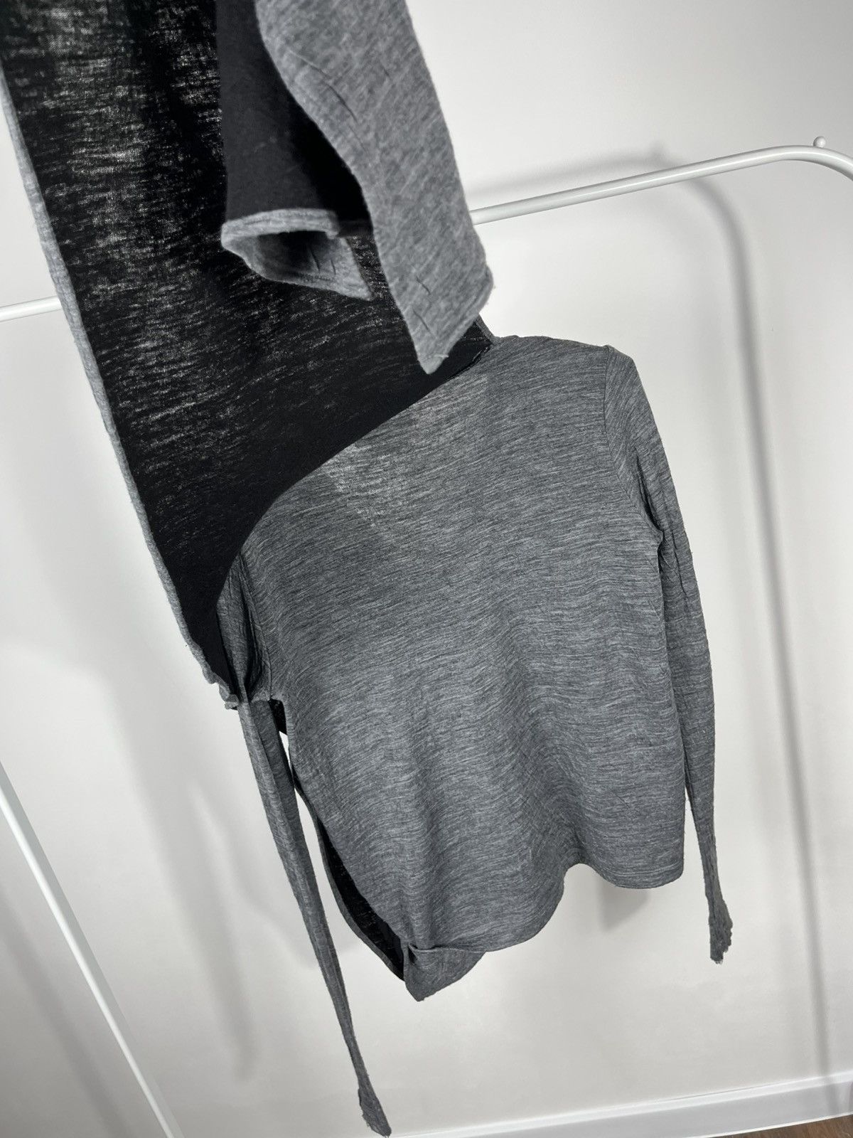 Alexander McQueen MCQ Alexander McQueen Asymmetrical Wrap Top Gray Size L / US 10 / IT 46 - 14 Thumbnail