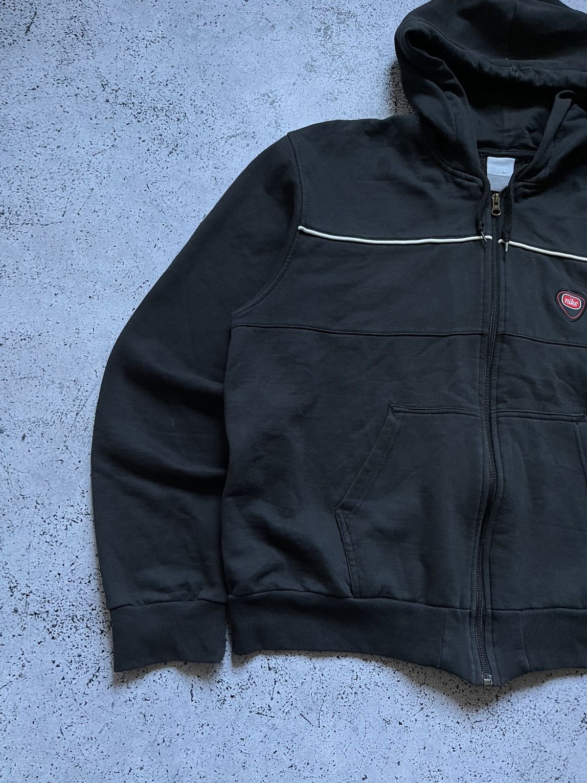 Nike Vintage Nike Baggy Oversized Zip Hoodie Embroidered Logo Y2K Size US XL / EU 56 / 4 - 3 Thumbnail