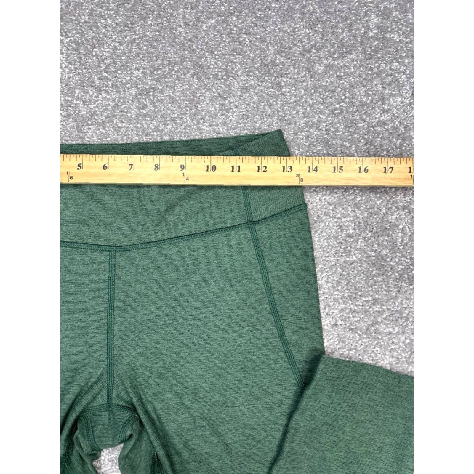 Outdoor Voices Outdoor Voices Leggings Womens Medium Green Cropped Stretch Mid Rise Training Size 32" / US 10 / IT 46 - 6 Thumbnail