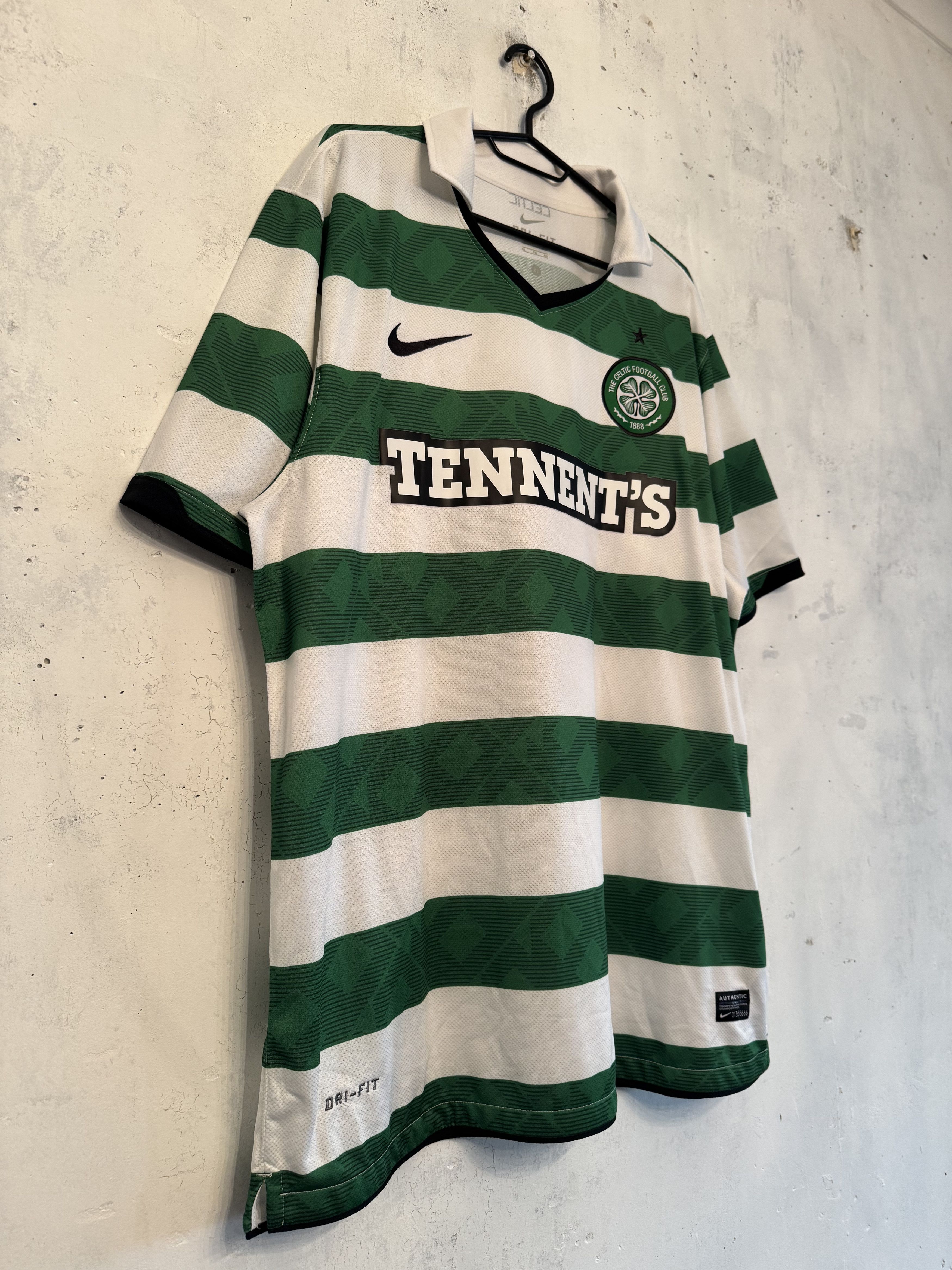 Nike Celtic 2010 2012 Nike Home Football Soccer Jersey Shirt Size US XL / EU 56 / 4 - 3 Thumbnail