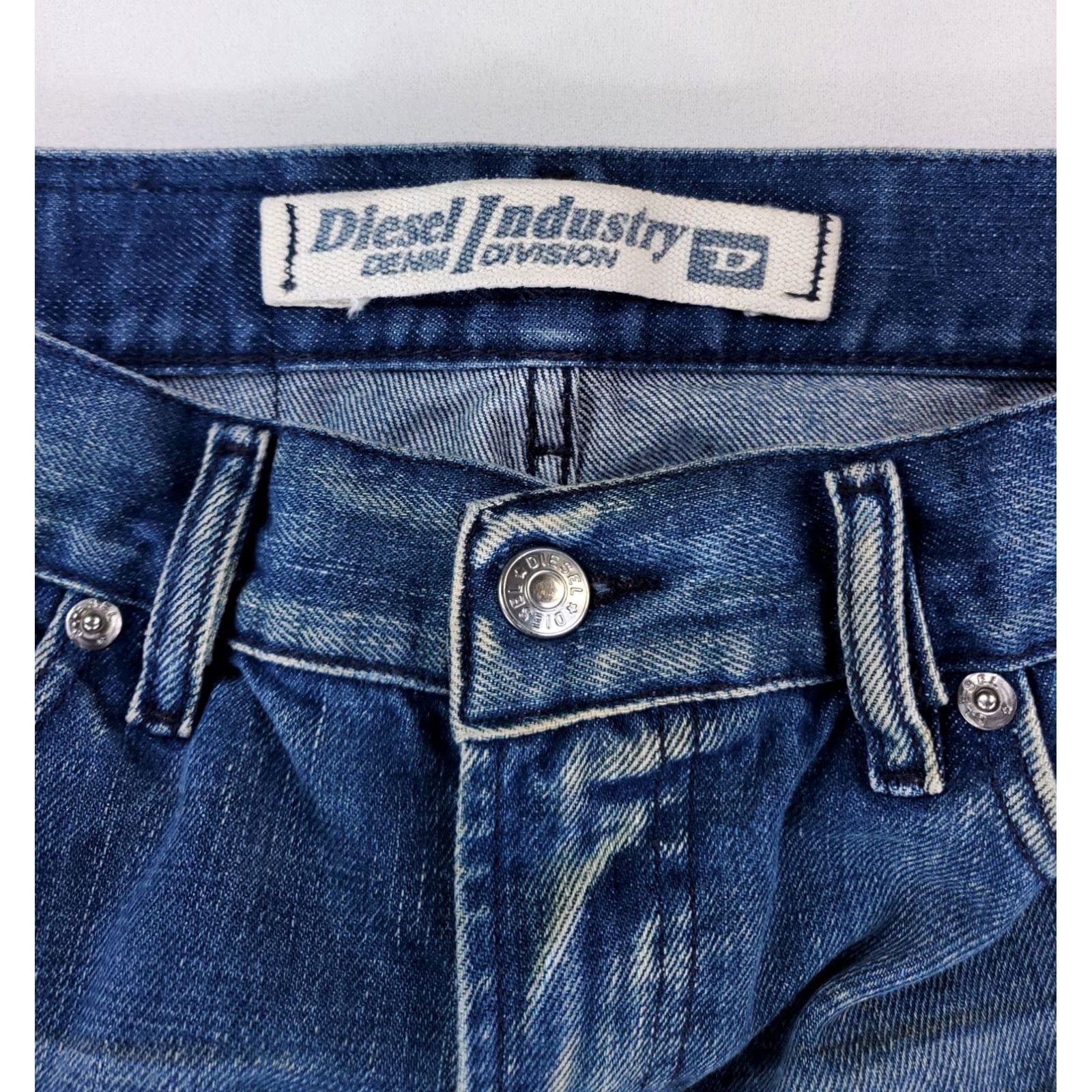 Diesel Diesel Jeans RR55 Straight Leg Zip Fly Blue Mens 30 x 31 Jeans Adults Mens 30 x 31 Blue Straight Zip Fly RR55 Diesel Jeans Size US 30 / EU 46 - 2 Thumbnail