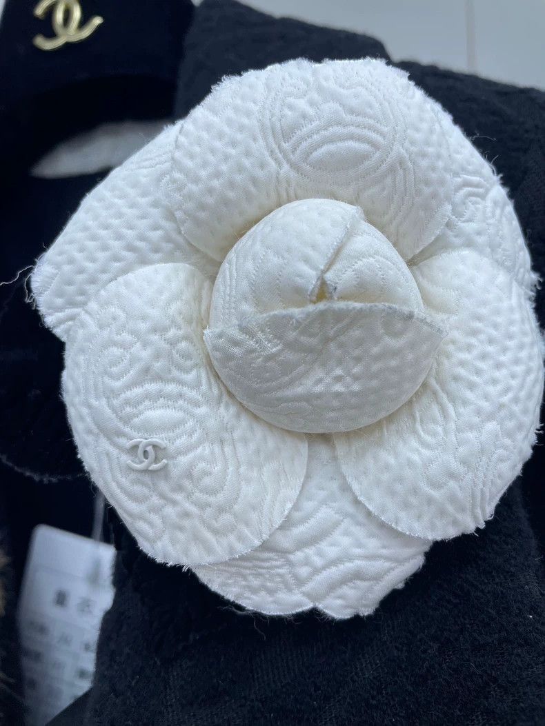 Chanel Chanel Camellia Pattern Jacket -2505 Size US S / EU 44-46 / 1 - 3 Thumbnail