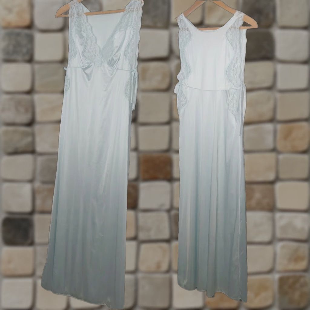 Vintage VINTAGE 1980s Women's Medium Nightgown Nylon Lace Sleeveless Blue Sexy Lounge Wear Size ONE SIZE - 1 Thumbnail