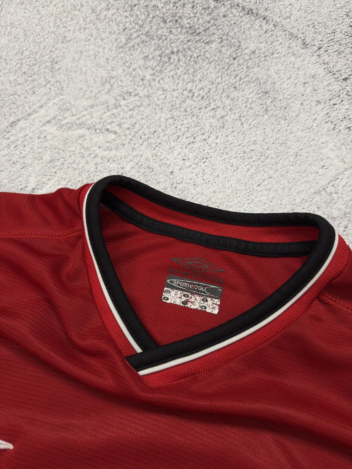 Umbro UMBRO MANCHESTER UNITED 2000/2001 HOME FOOTBALL SHIRT JERSEY Size US XL / EU 56 / 4 - 9 Thumbnail