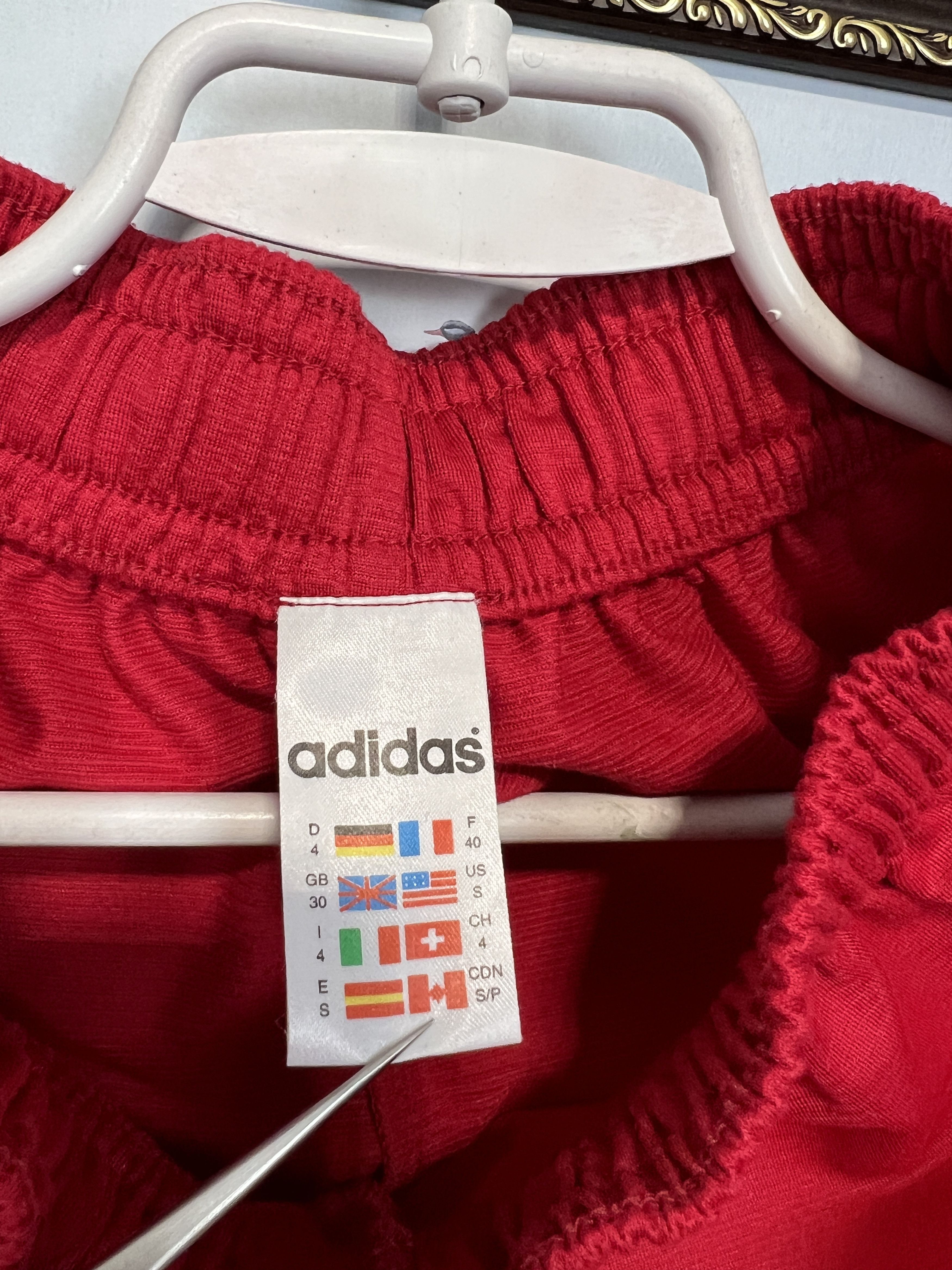 Adidas Vintage 90's Adidas Liverpool Football Shorts Soccer Rare Size US 32 / EU 48 - 9 Thumbnail
