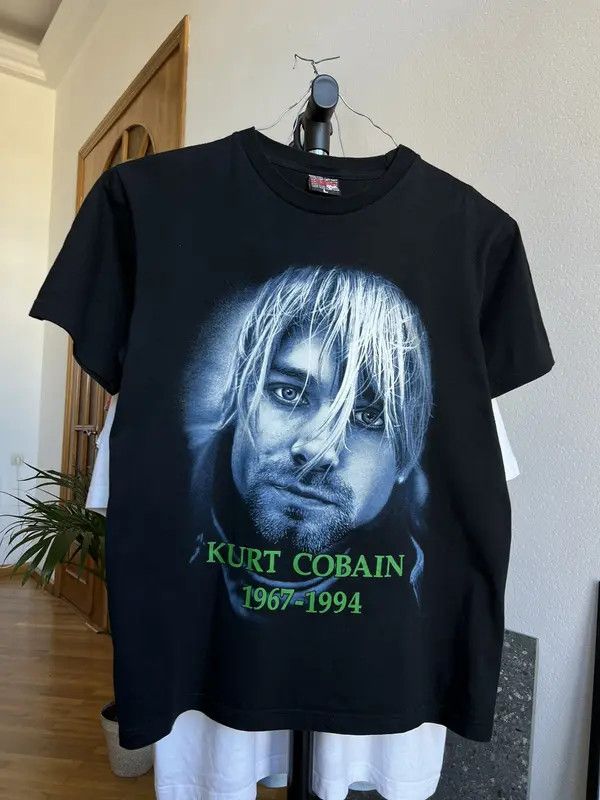 Band Tees Vintage Nirvana Kurt Cobain 90s tee Printed Rock Band Size US L / EU 52-54 / 3 - 1 Thumbnail