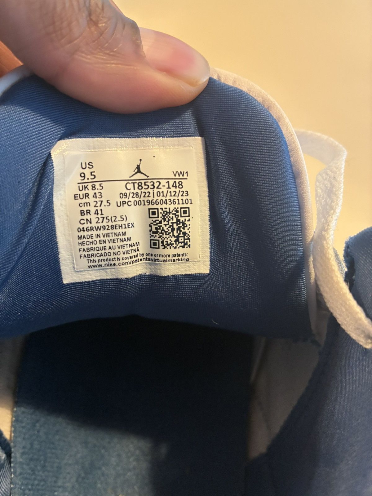 Other Jordan Retro 3 Size US 9.5 / EU 42-43 - 6 Thumbnail