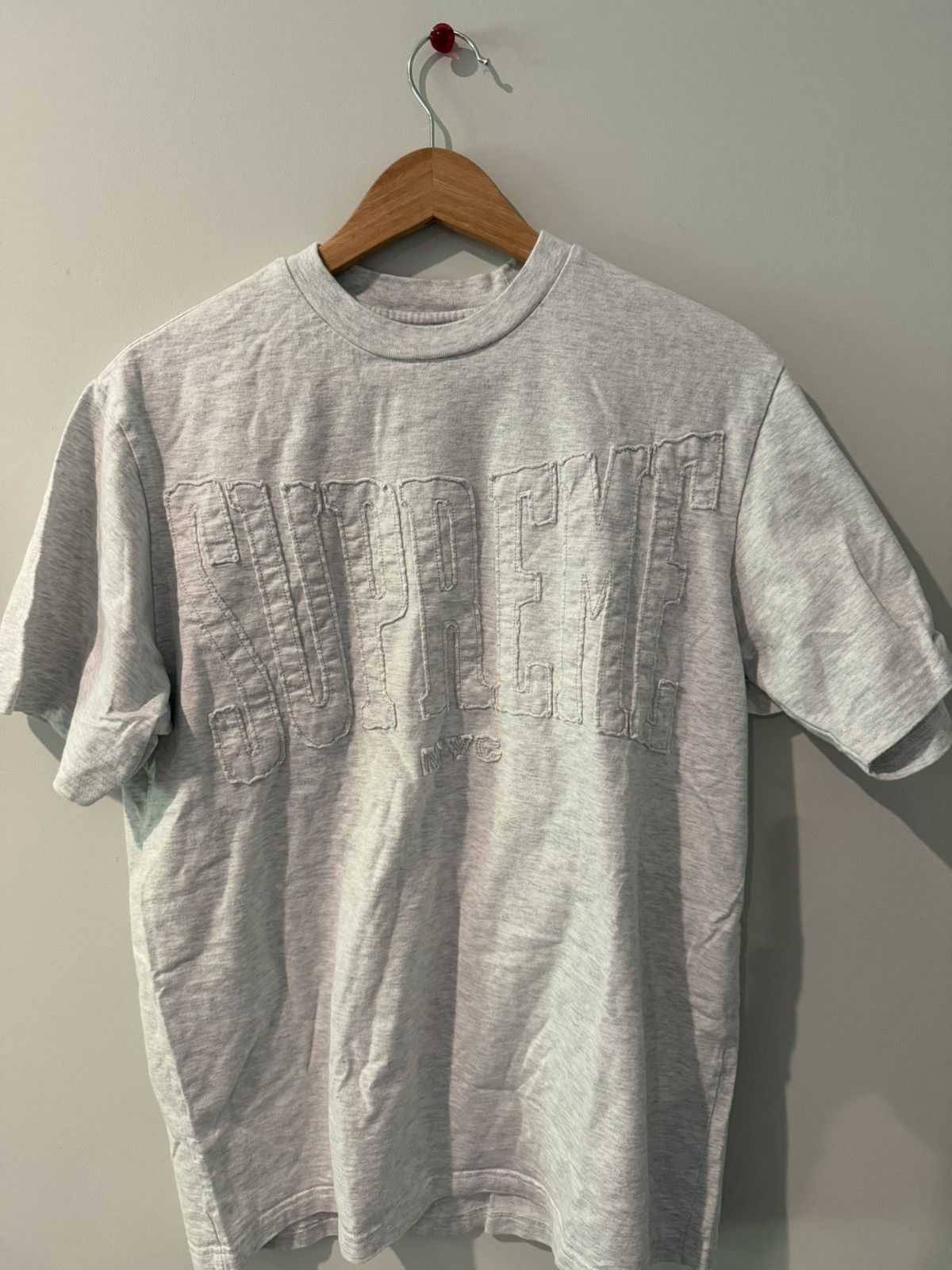Supreme Supreme Cut out logo Tee Size US M / EU 48-50 / 2 - 1 Thumbnail