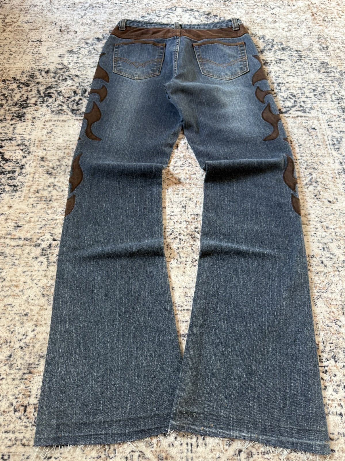 Le Grande Bleu (L.G.B.) Blue Jam Embroidered Tribal Flared Jeans Size US 26 / EU 42 - 2 Thumbnail