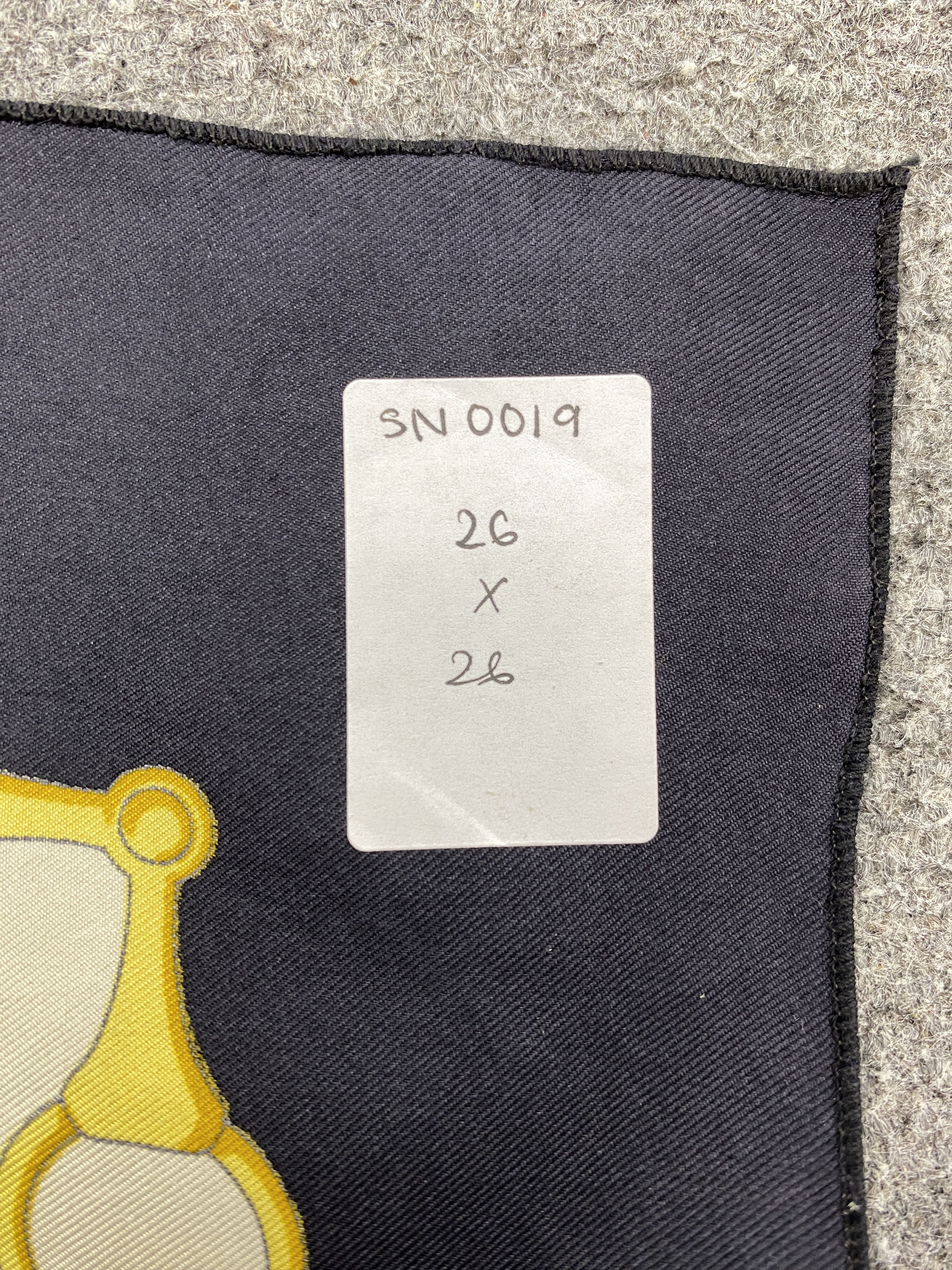 Celine × Vintage Vintage Celine Foulards / Silk Scarf / Silk Shawl SN0019 Size ONE SIZE - 9 Thumbnail