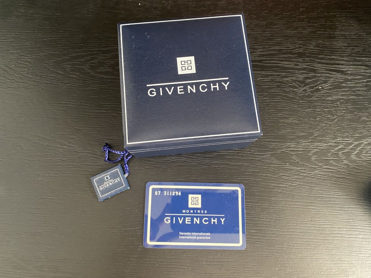 Givenchy Givenchy watch silver gold luxury brand japan Size ONE SIZE - 9 Thumbnail