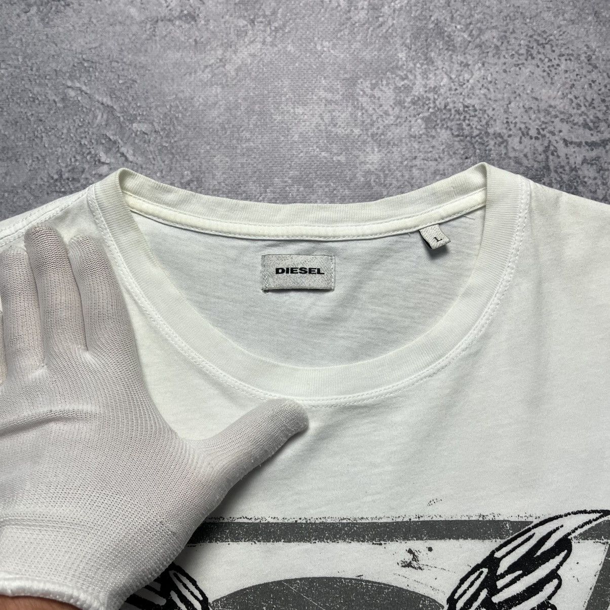 Diesel Vintage Diesel Big Central Logo Tee Streetwear Y2K Designer Size US L / EU 52-54 / 3 - 10 Thumbnail