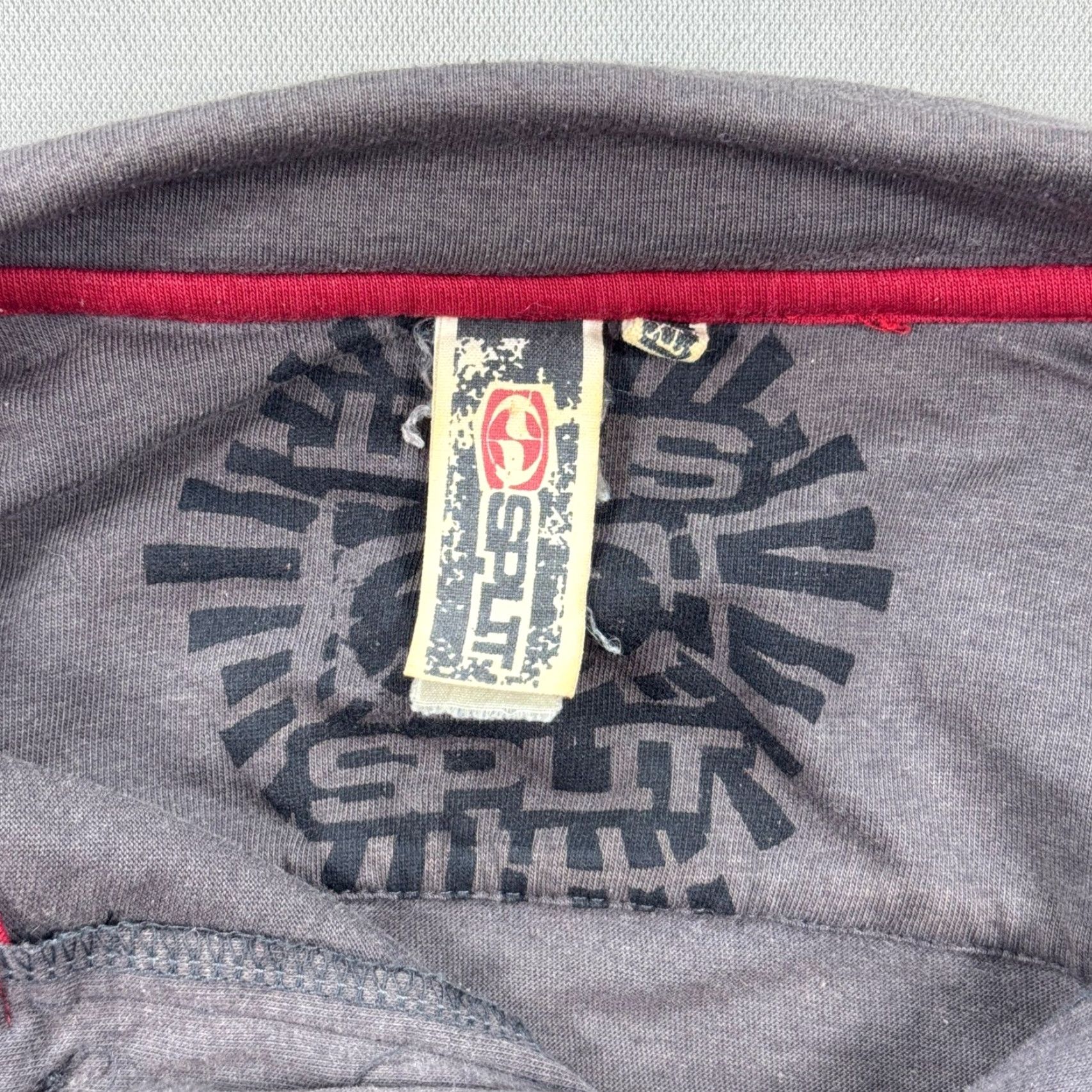 Vintage VINTAGE Y2K Split Shirt Men XL Gray Red Polo Grunge Skater Thrashed Vintage Size US XL / EU 56 / 4 - 5 Thumbnail
