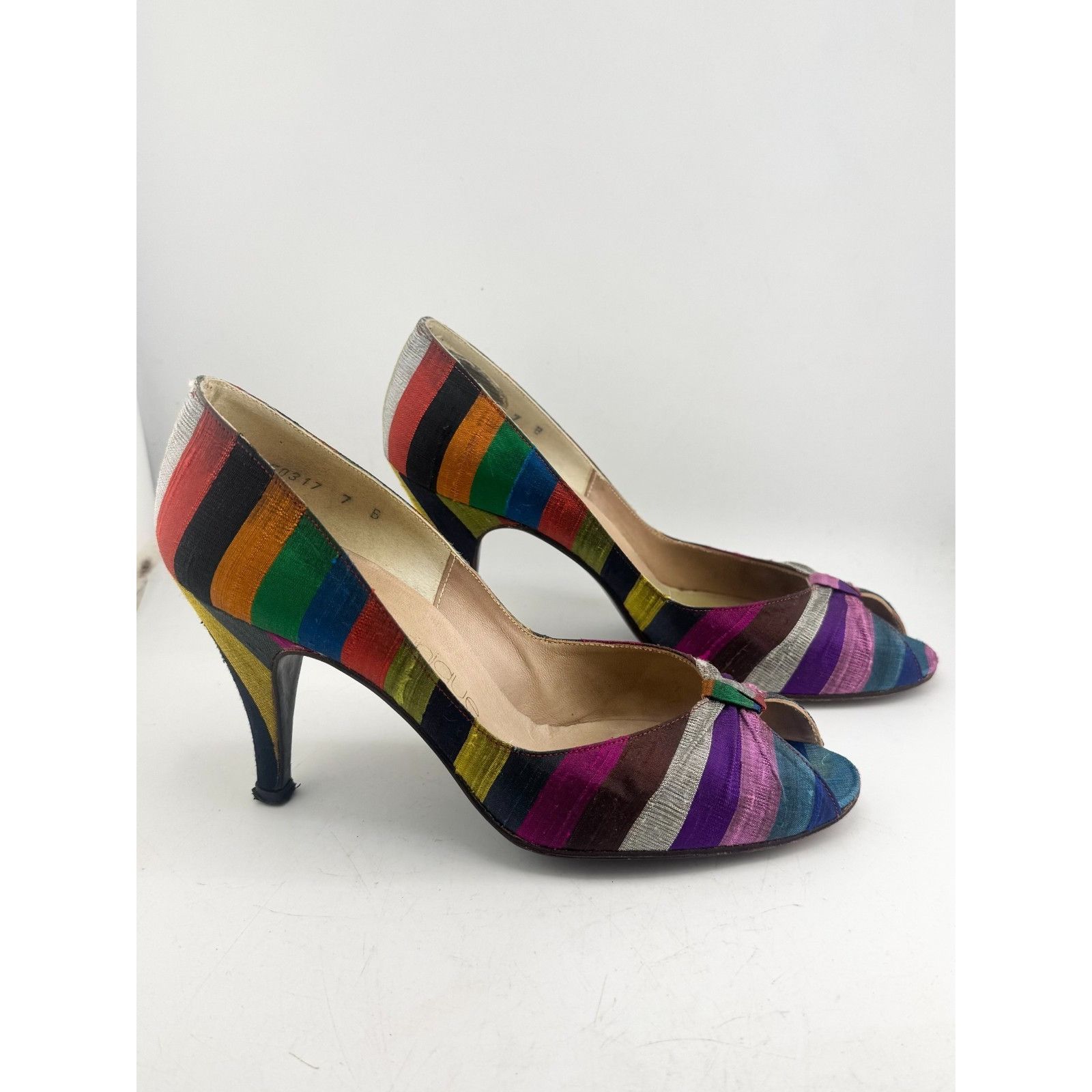 Stuart Weitzman Stuart Weitzman martinique vintage rainbow stripe pump heels Size US 7 / IT 37 - 3 Thumbnail