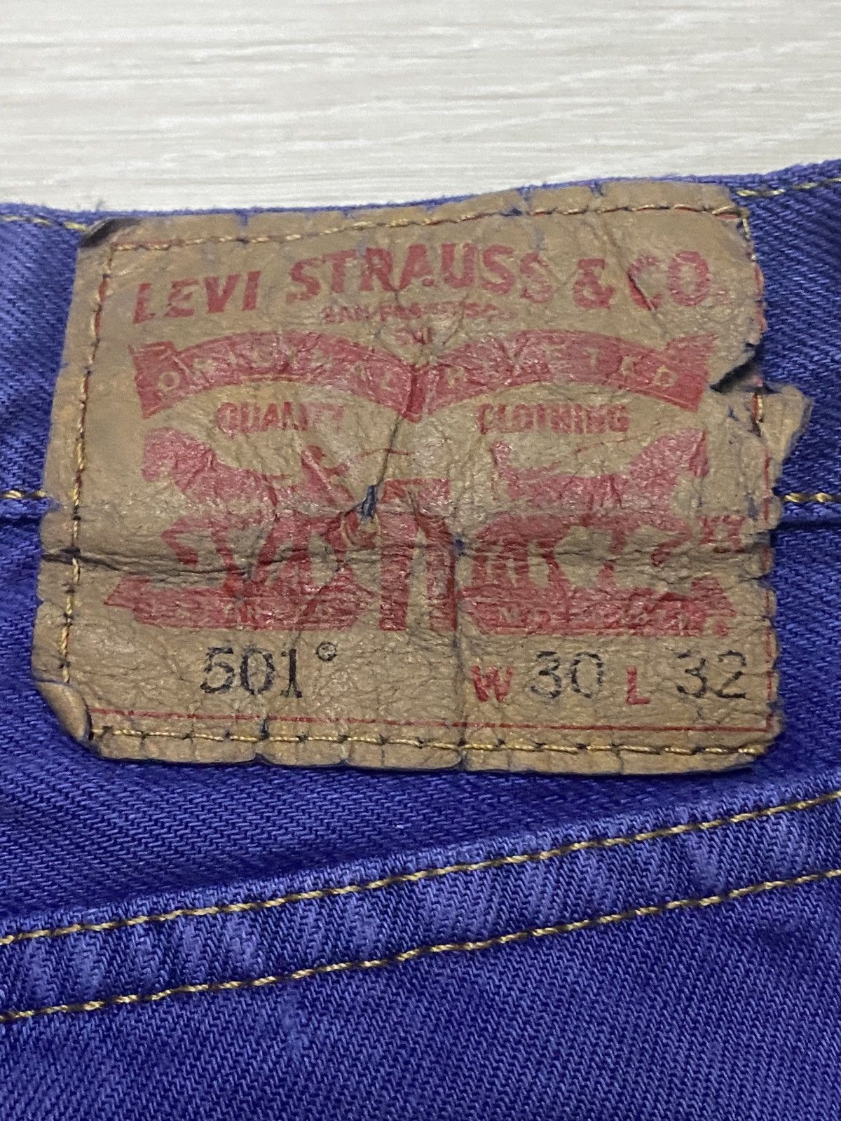 Levi's Vintage Levis 501 Y2K Blue Wash Distressed Slim Fit Jeans Size US 33 - 14 Thumbnail