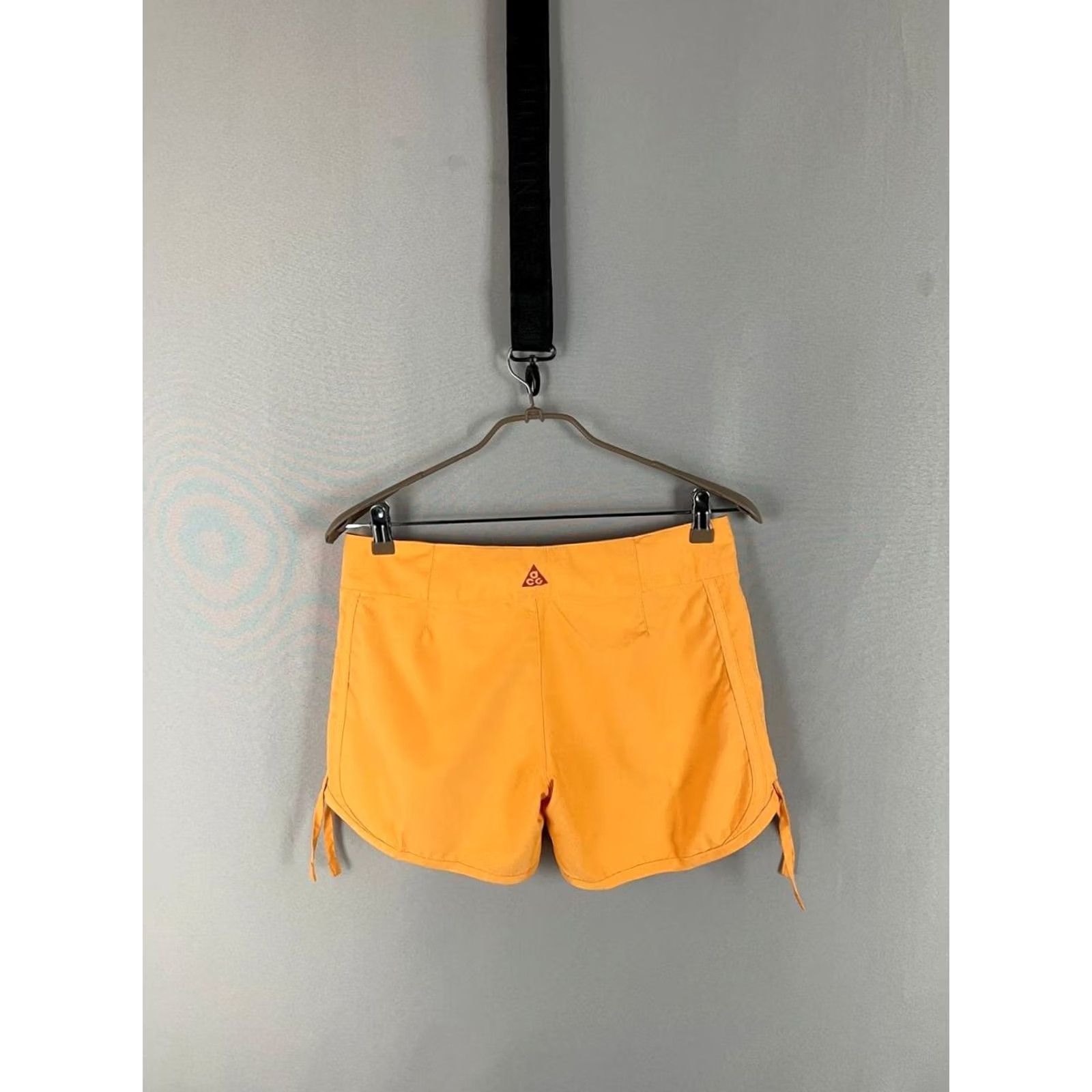 Nike ACG Nike ACG/ETC Shorts Womens Size 32X34 Orange Polyester Sports Mini Button Fly Size 24" / US 00 / IT 34 - 2 Thumbnail