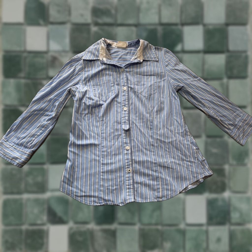 Van Heusen Van Heusen Button-Up Shirt Women Small Blue Striped Collared Shirt Size S / US 4 / IT 40 - 1 Thumbnail