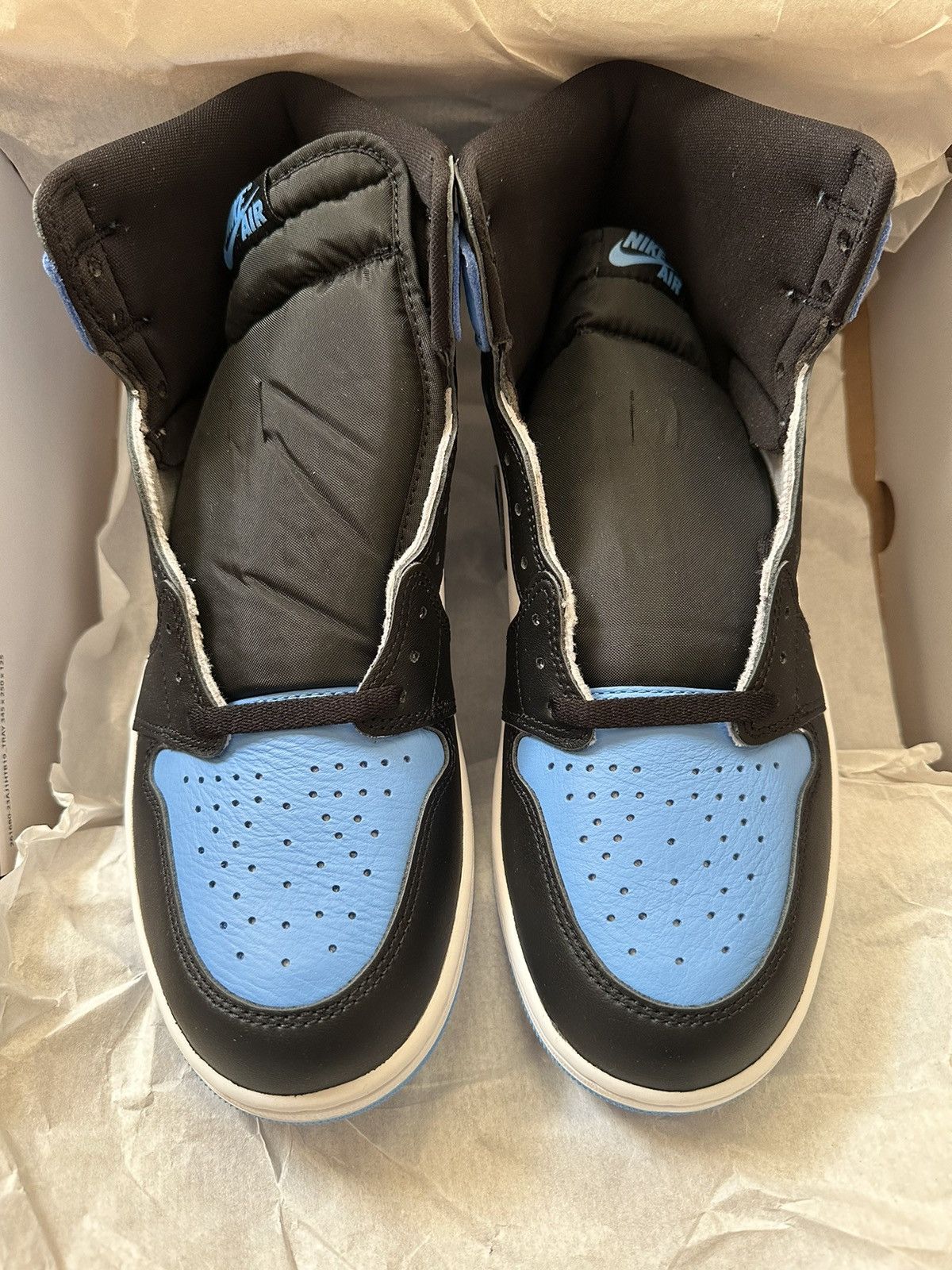 Jordan Brand Jordan 1 Retro High UNC Toe Size US 11 / EU 44 - 1 Thumbnail