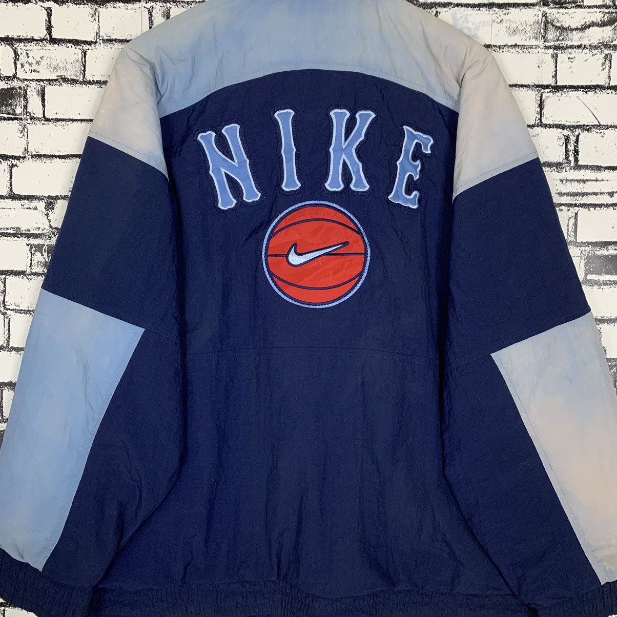 Vintage Vintage Sportwear Nike Windbreaker Jacket Size US XL / EU 56 / 4 - 13 Thumbnail