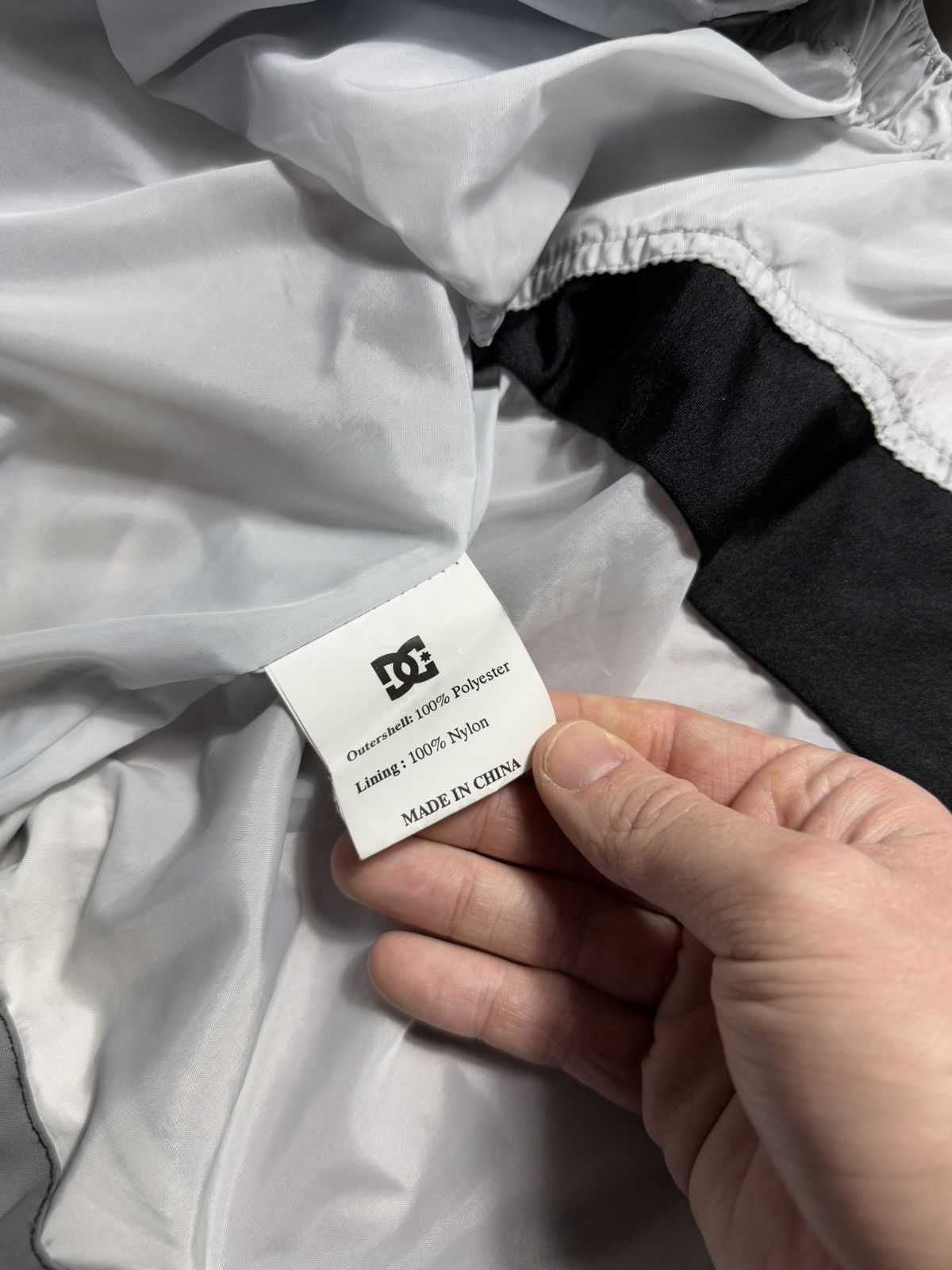 DC × Vintage Dc Tracksuit Outdoor Windproof Tech Jacket Rare Find 00s Size US M / EU 48-50 / 2 - 17 Thumbnail