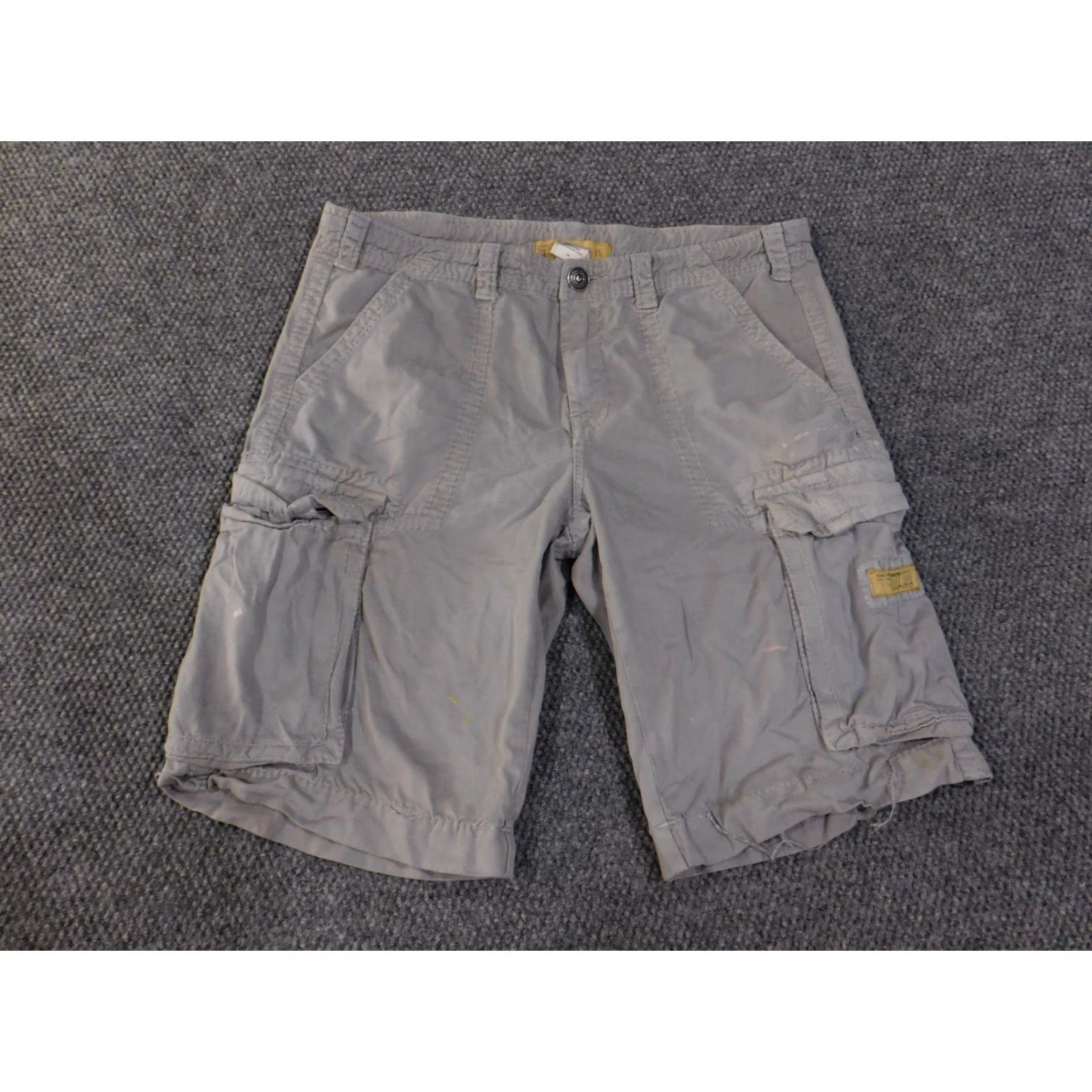 True Religion TRUE RELIGION cargo shorts mens 36 gray distressed utility vintage cargo shorts mens 36 gray distressed utility cargo pocket shorts men Size US 36 / EU 52 - 2 Thumbnail