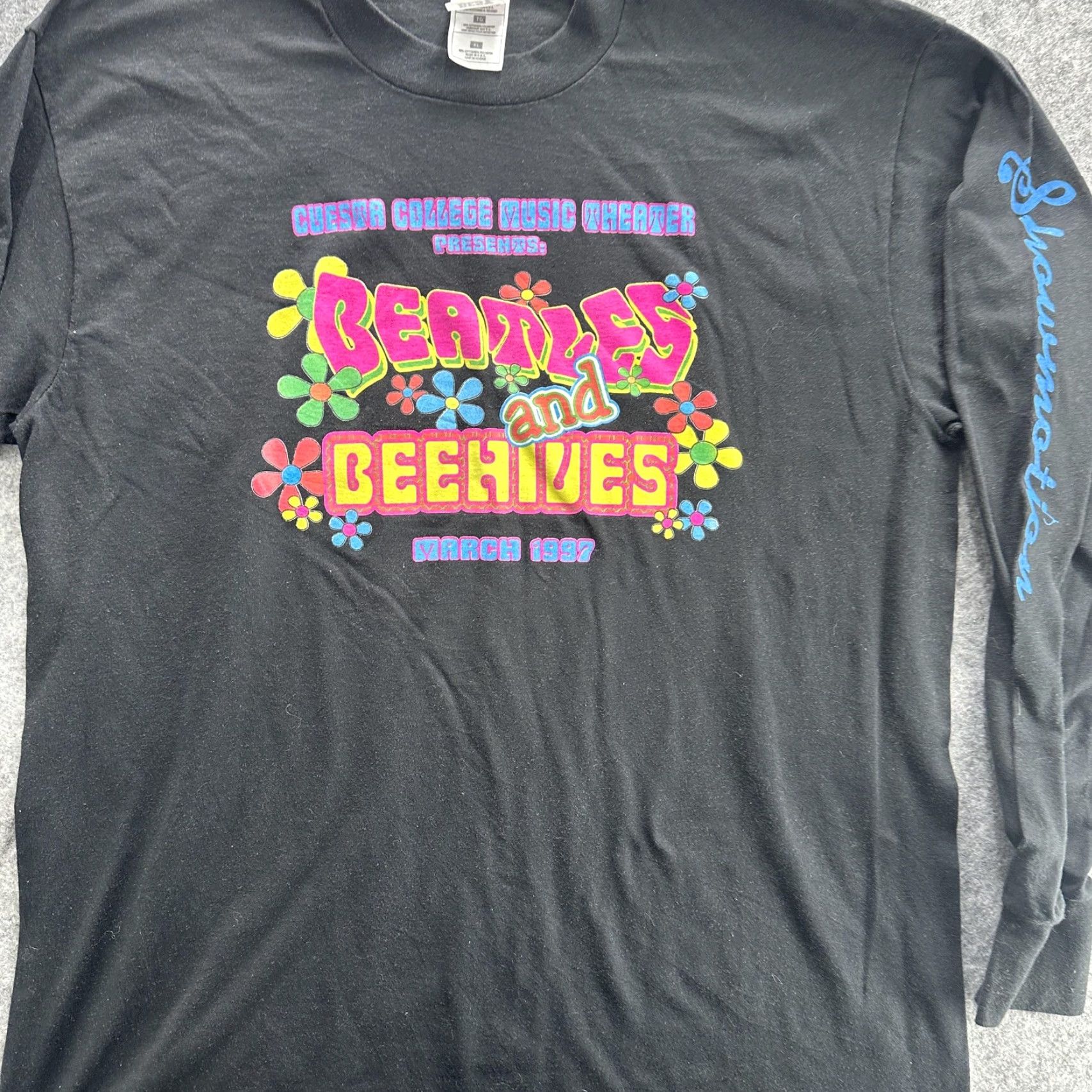 Fruit Of The Loom VINTAGE Cuesta College Beatles Beehives Shirt Mens XL Long Sleeve Music Theater Size US XL / EU 56 / 4 - 3 Thumbnail