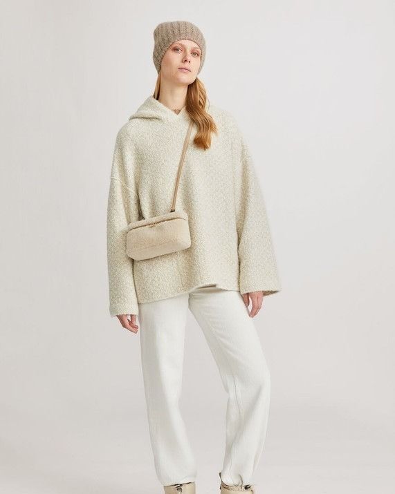 Loro Piana o1srvl11e0824 Size: OS / Poncho Hooded Cape in Off White Size ONE SIZE - 6 Thumbnail