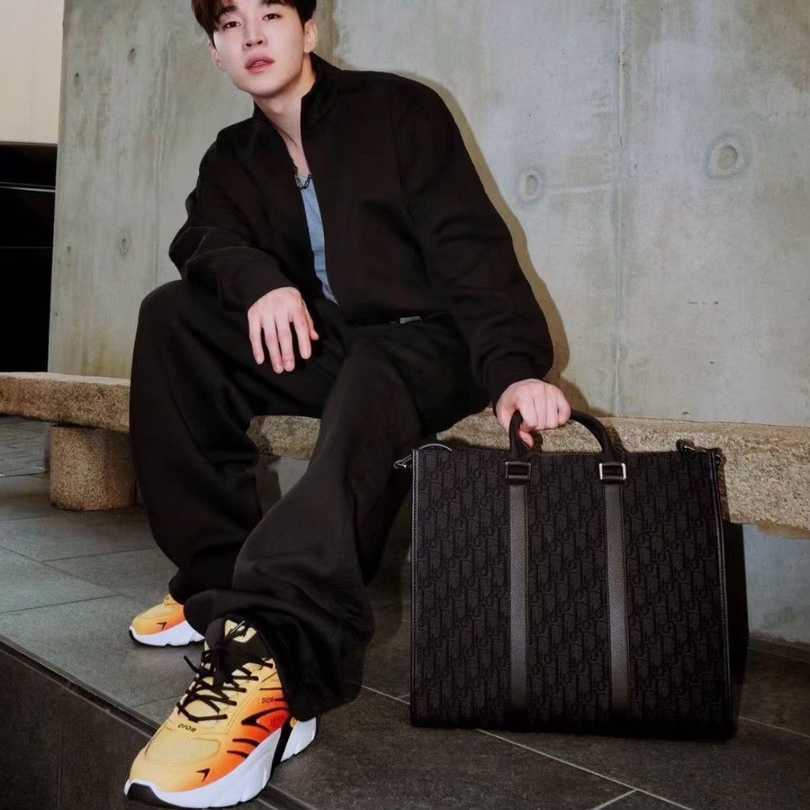 Dior Dior Collab Orange Lowtop Sneakers 6 Men Size US 6 / EU 39 - 1 Thumbnail