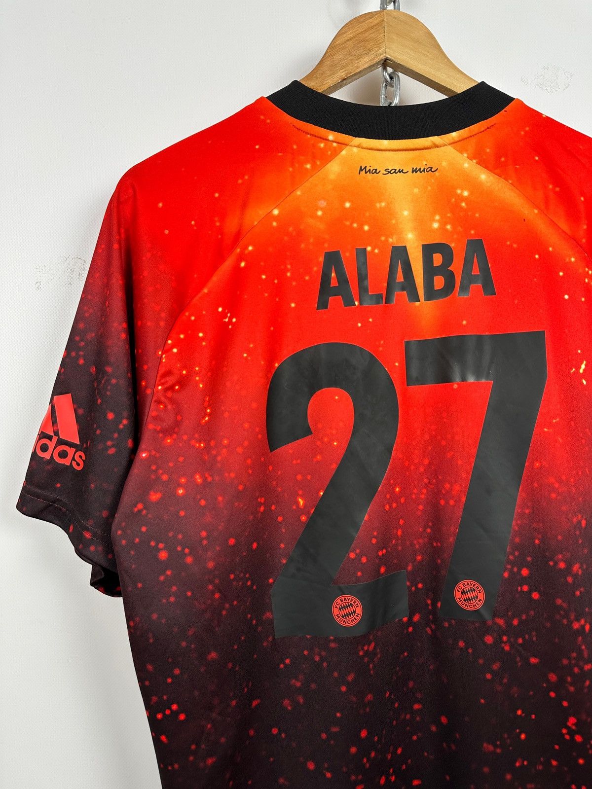 Adidas Adidas Bayern Munich Alaba #27 Special Kit Limited Edition Size US L / EU 52-54 / 3 - 17 Thumbnail