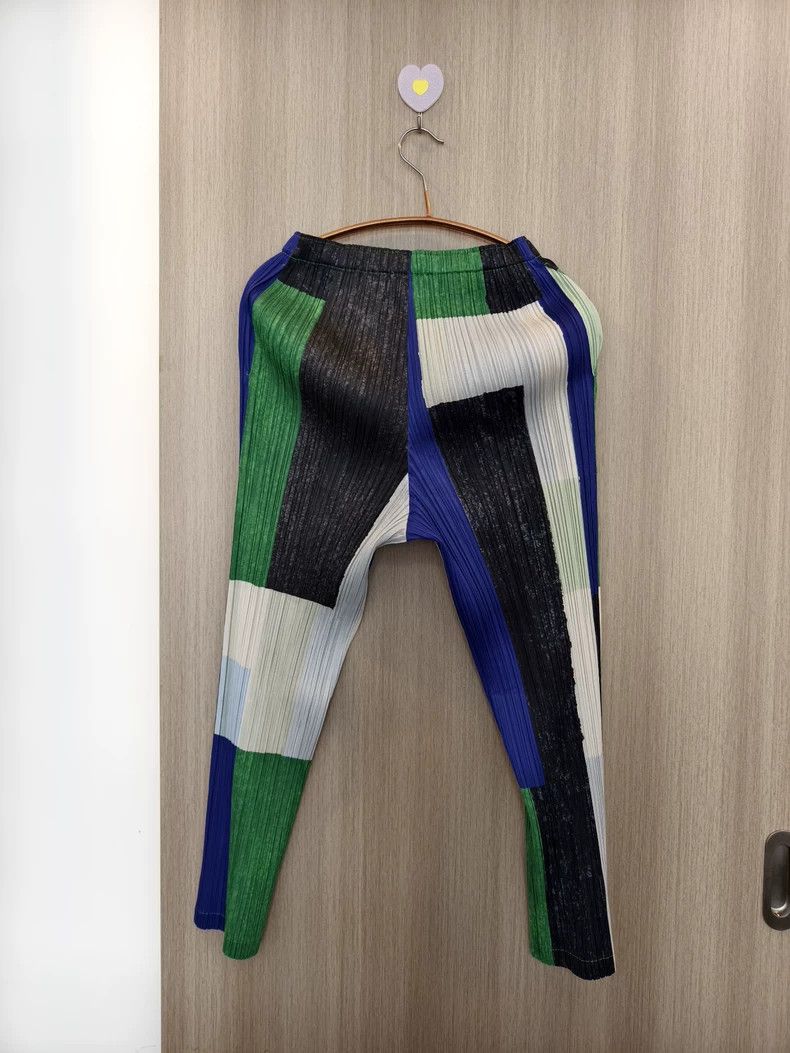 Issey Miyake Issey Miyake size:2 Green, blue, white and black color-blo Size 31" - 2 Thumbnail