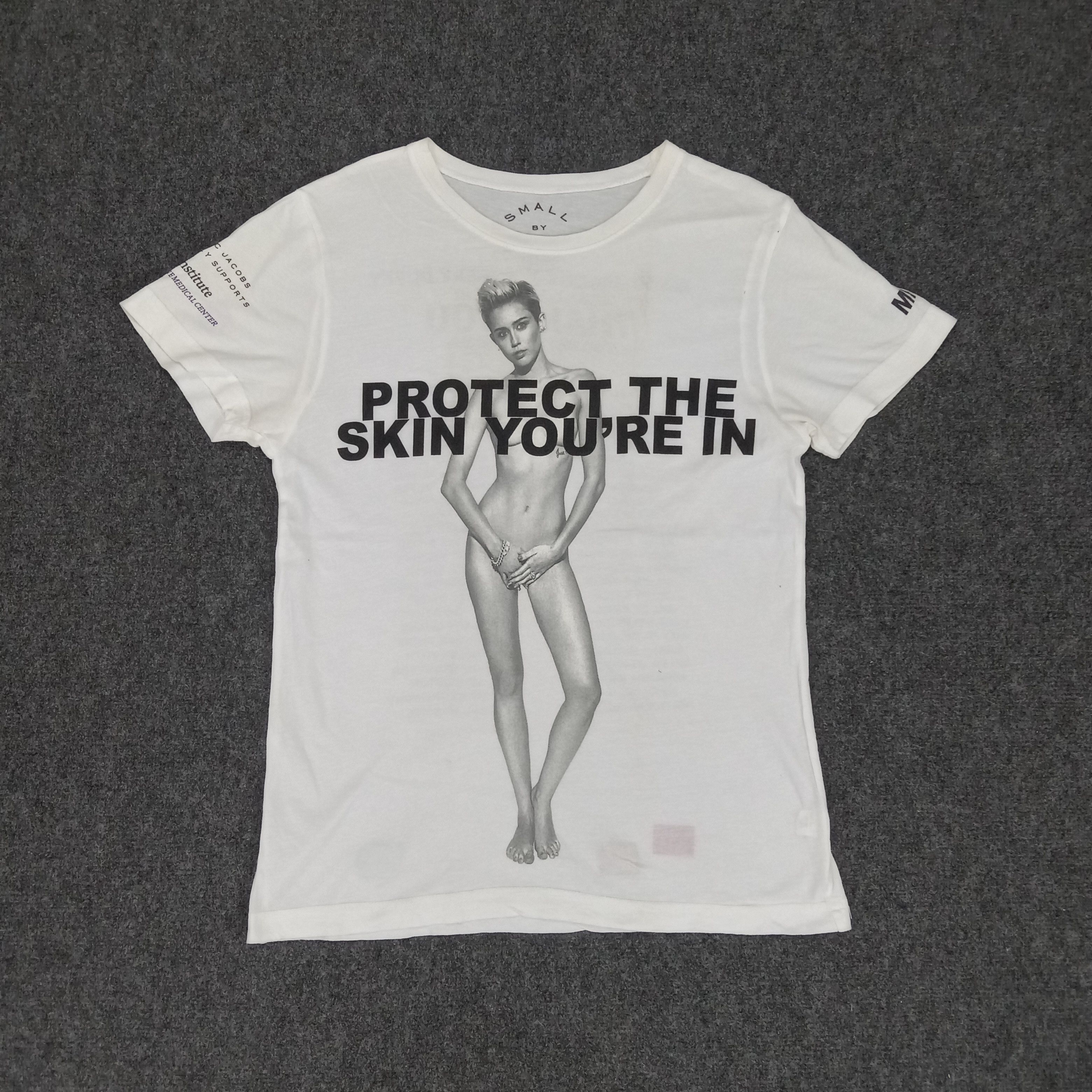 Marc Jacobs × Vintage Marc Jacobs X Miley Cyrus Support Promo Naked Tshirt Size S / US 4 / IT 40 - 1 Thumbnail