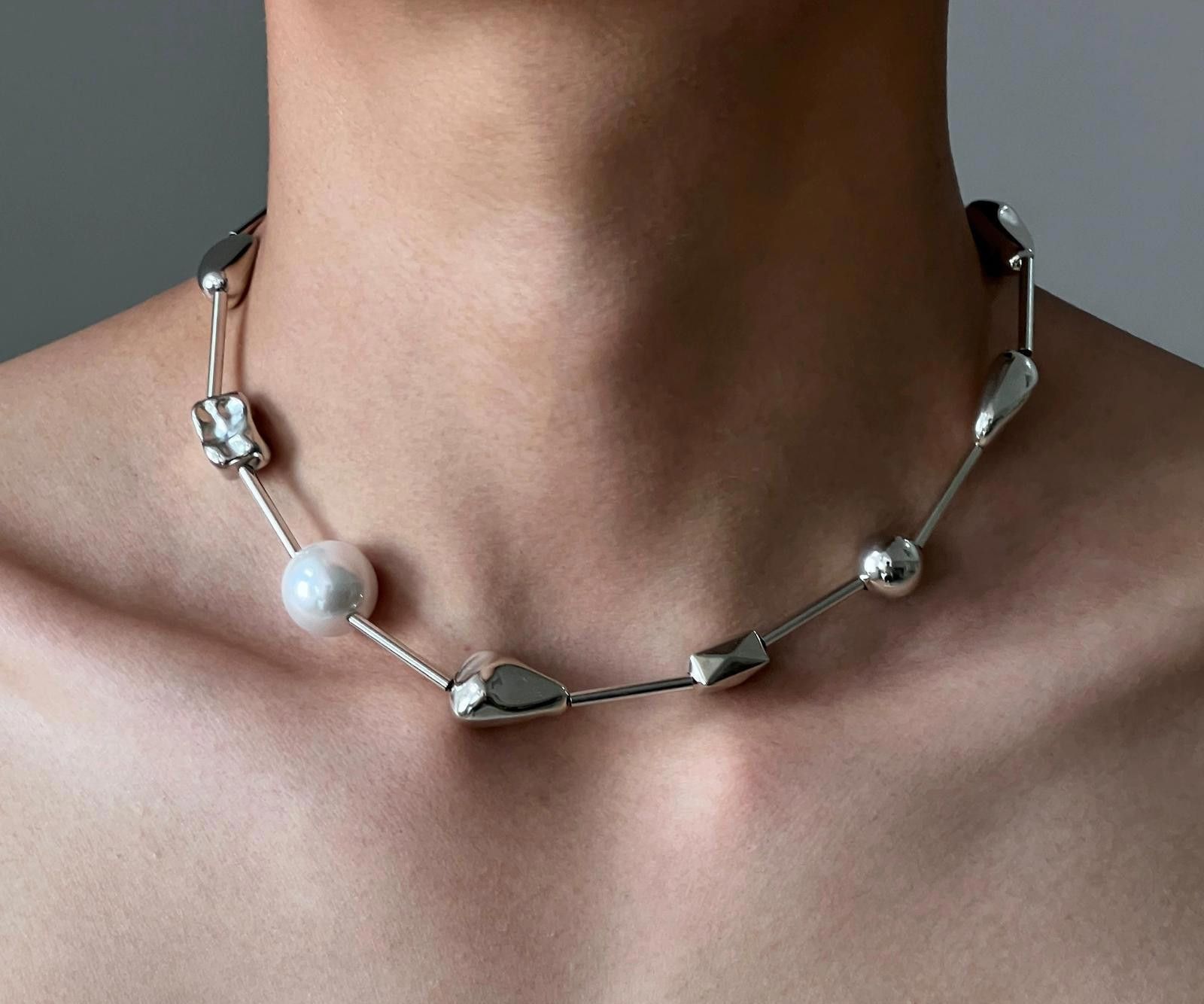 Vintage Silver Geometric Pearl Accent Necklace, Modern Jewelry Size ONE SIZE - 2 Thumbnail