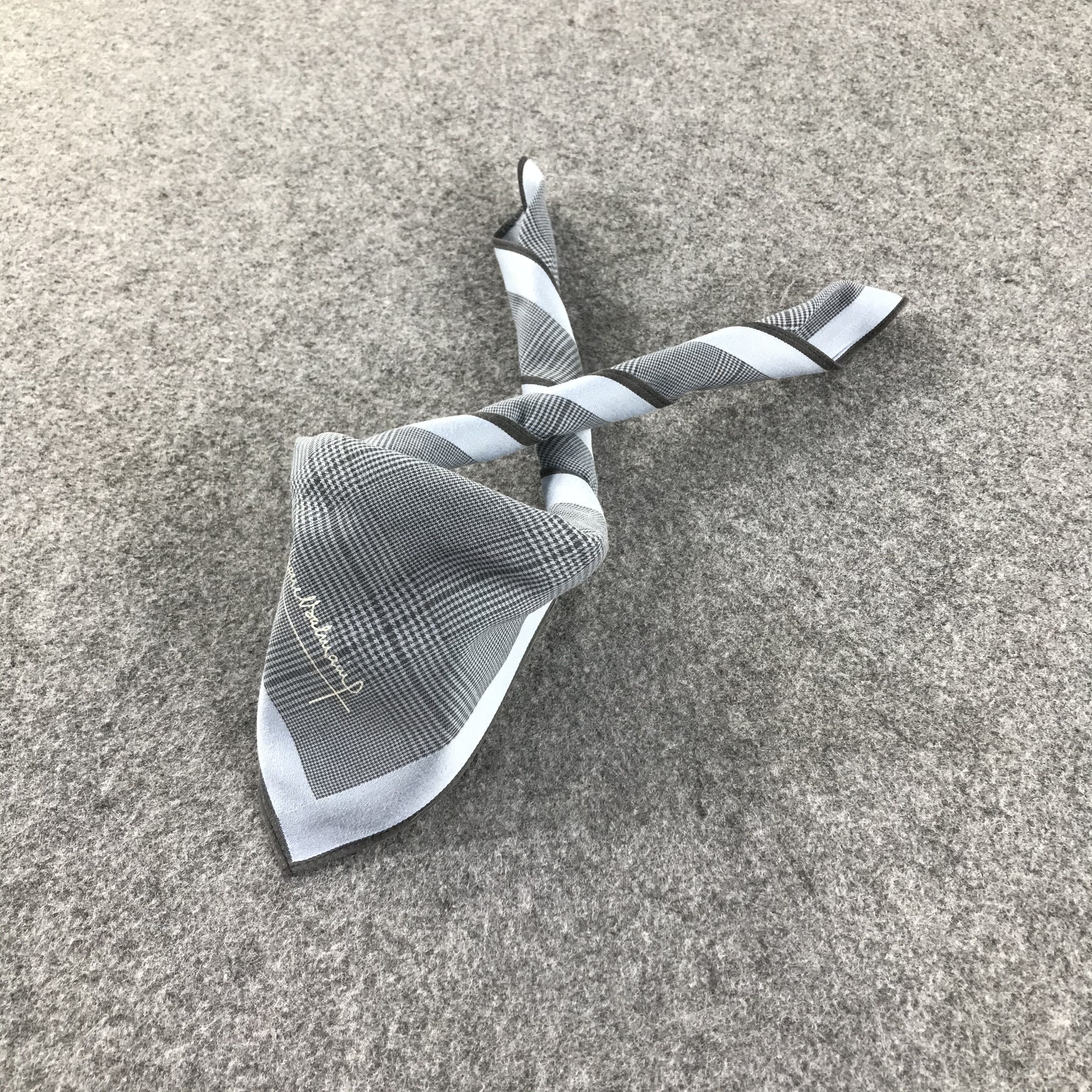 Pierre Balmain Pierre Balmain Handkerchief Neckerchief Bandana H155 Size ONE SIZE - 2 Thumbnail