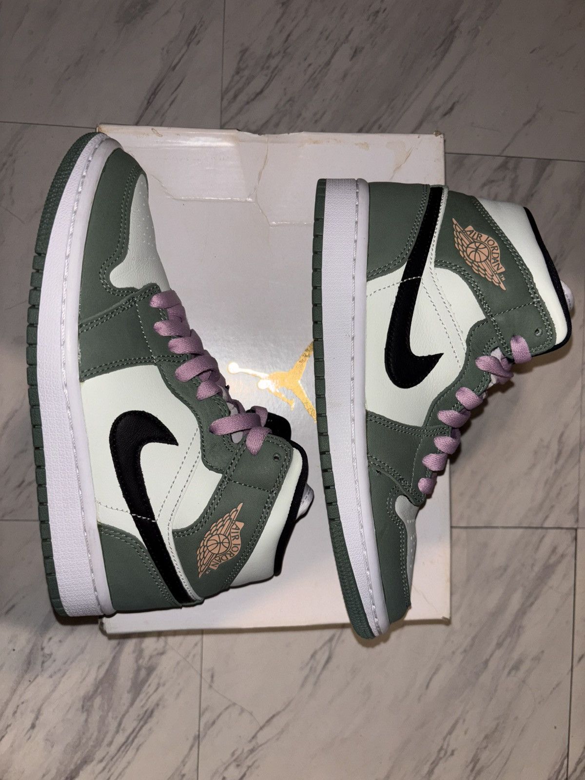 WMNS Jordan 1 Mid SE Dutch Green