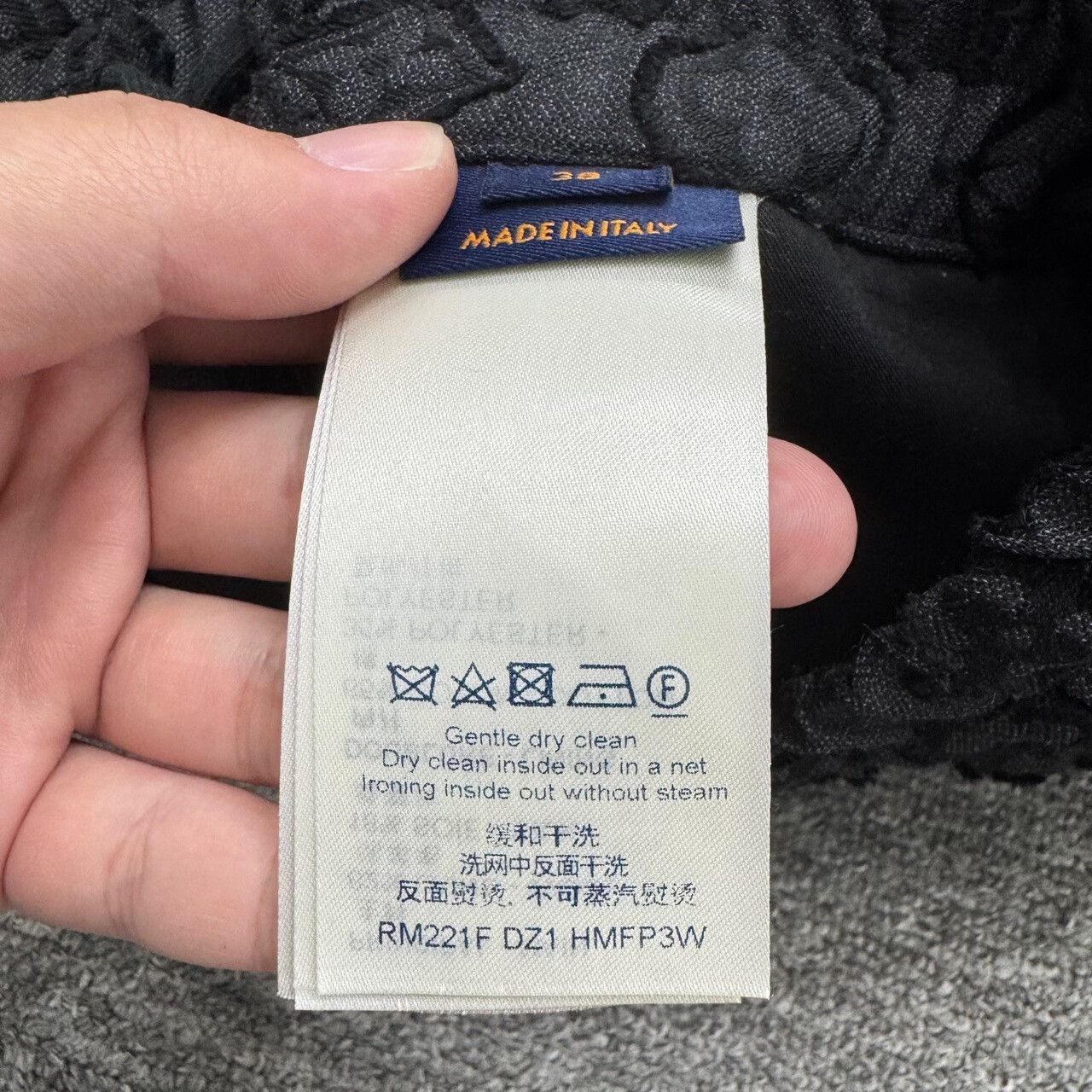 Louis Vuitton louis vuitton embossed casual pants. Size US 38 / EU 54 - 4 Thumbnail