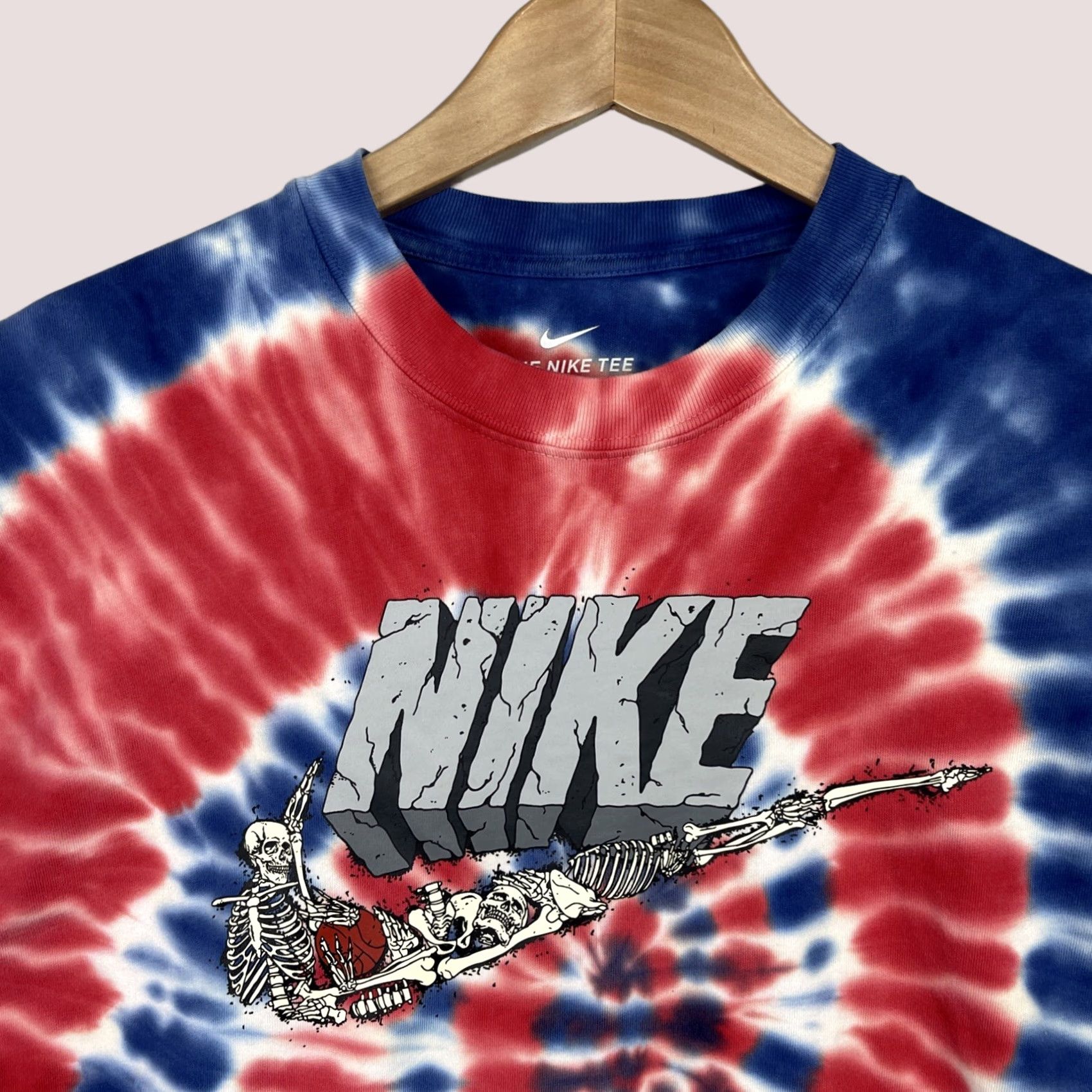 Nike Nike Shirt Mens Medium Red Tie Dye Skeleton Swoosh Exploration Series Dream Team Size US M / EU 48-50 / 2 - 1 Thumbnail