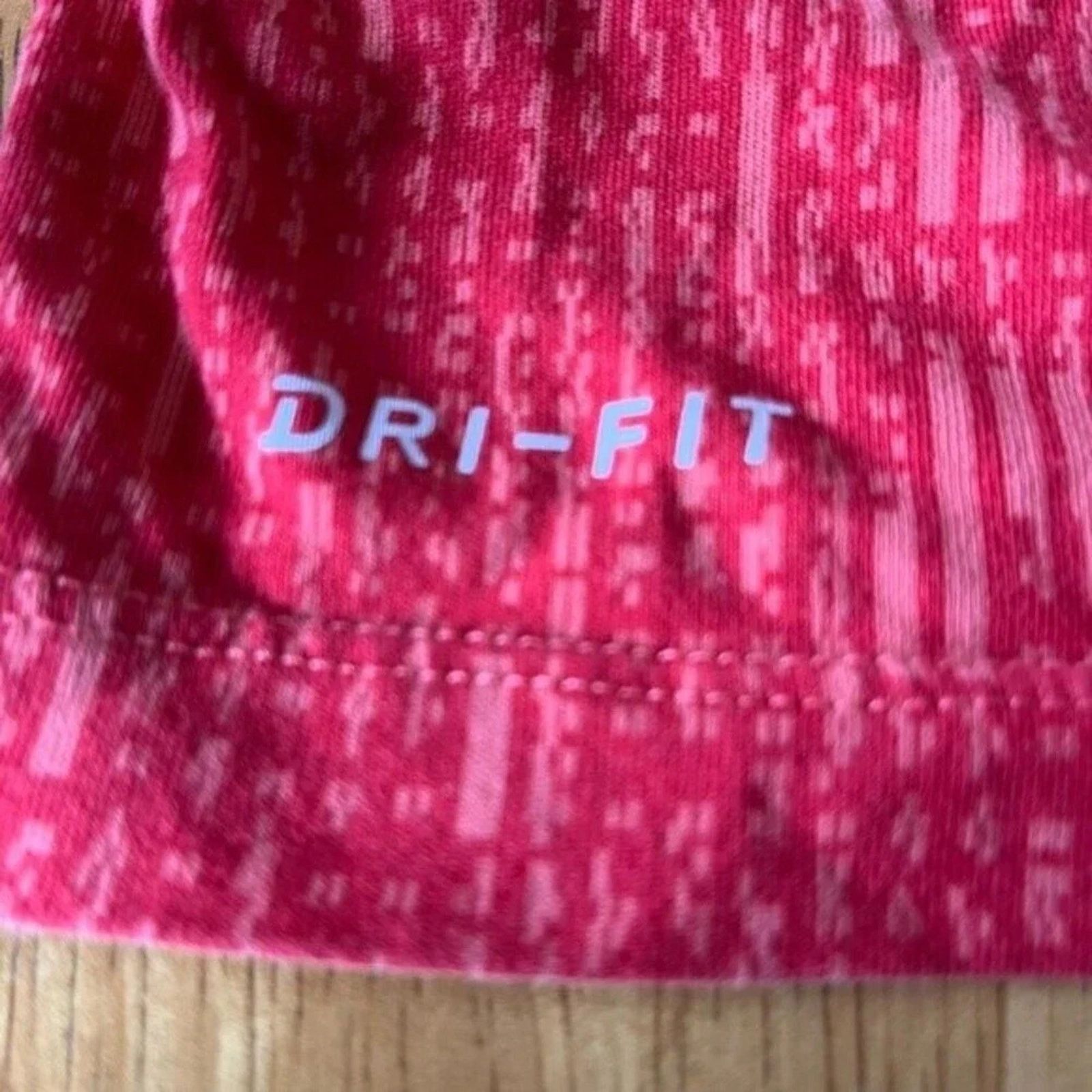 Nike The Nike Tee, size XL. Size US XL / EU 56 / 4 - 4 Thumbnail
