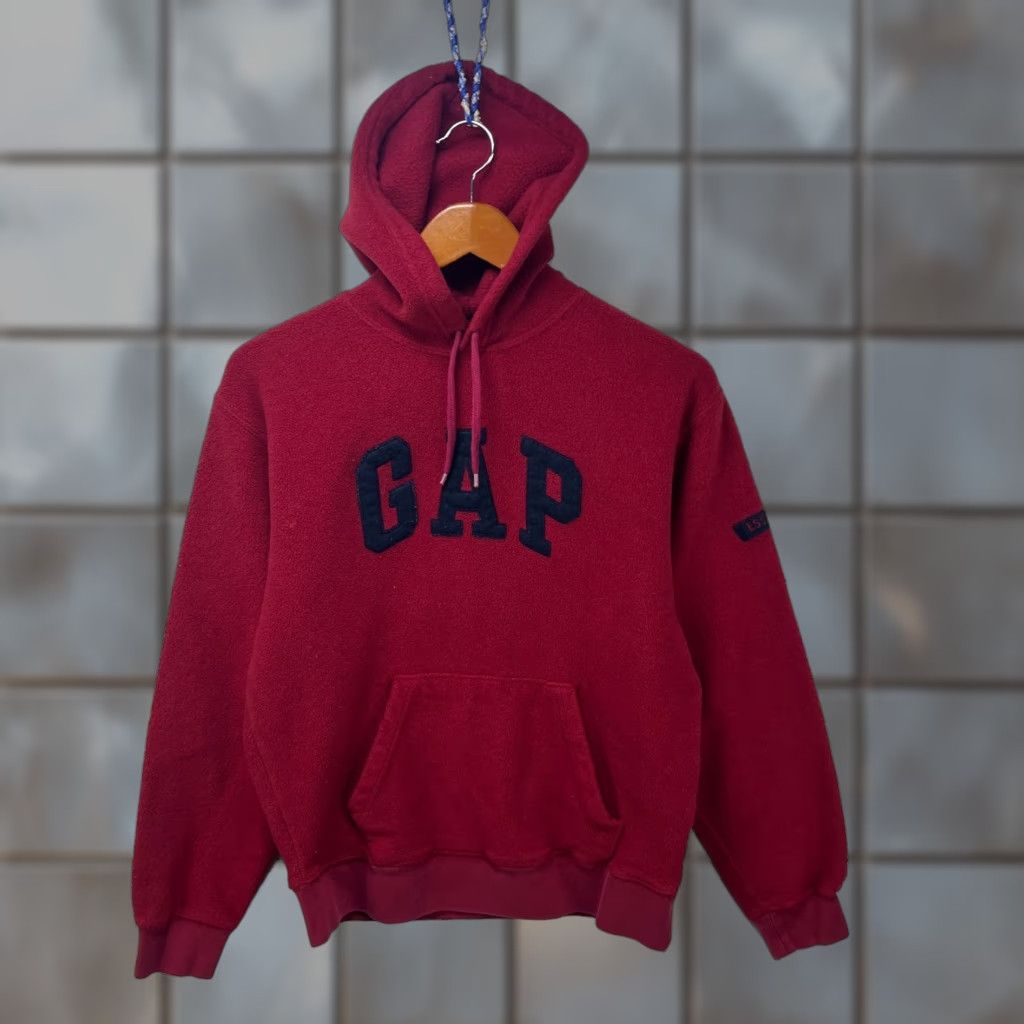 Gap VINTAGE Gap Hoodie Shirt Men S Red 90s Fleece Pullover Size US S / EU 44-46 / 1 - 1 Thumbnail