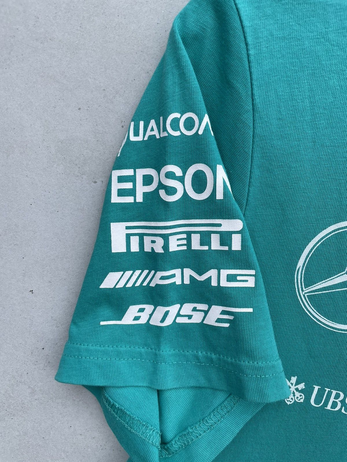 Vintage 🔥Accept Binding Offer🔥 Petronas Formula One Team Size US XS / EU 42 / 0 - 8 Thumbnail