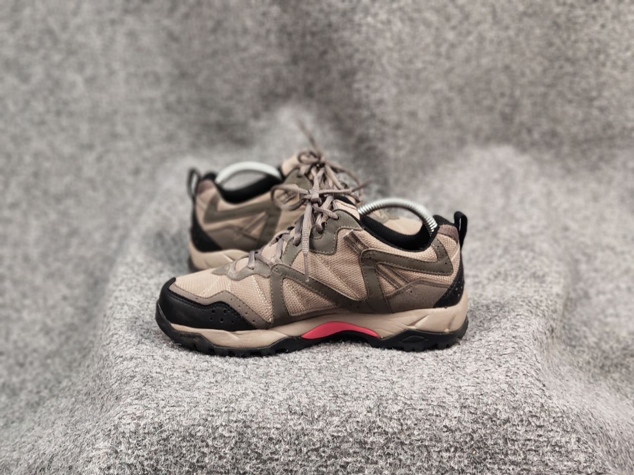 Nike ACG Vintage Nike ACG All-Trac Hiking Women's Sneaker Size US 7 / IT 37 - 14 Thumbnail